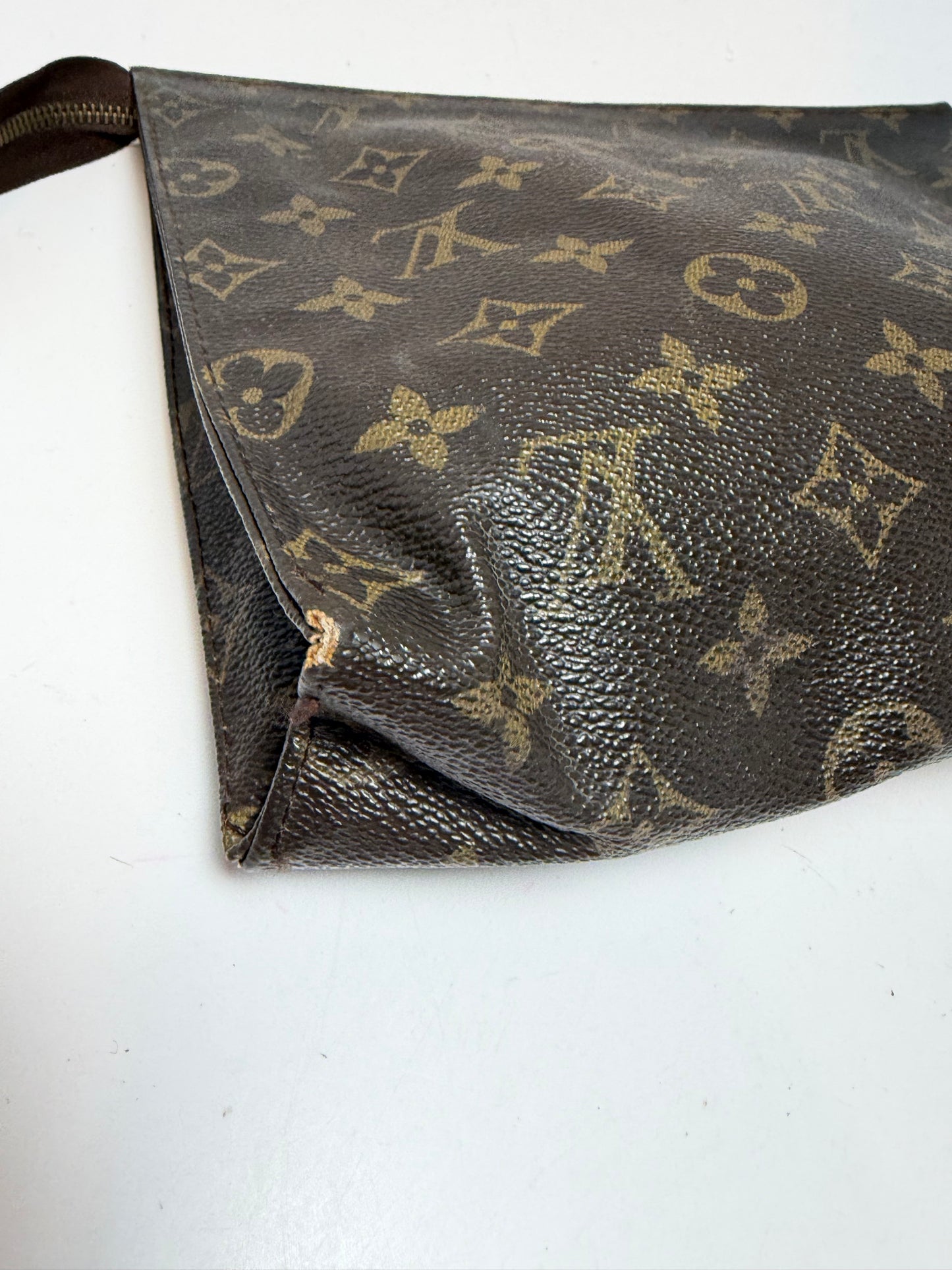 Louis Vuitton Toiletry Pouch 26 Monogram