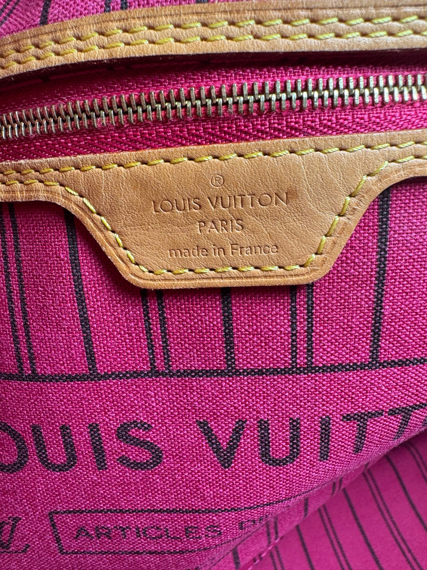 Louis Vuitton Neverfull Tote MM with Pivone (Hot Pink) Interior