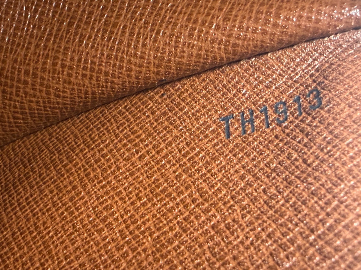 Louis Vuitton Saint Cloud GM Monogram Crossbody