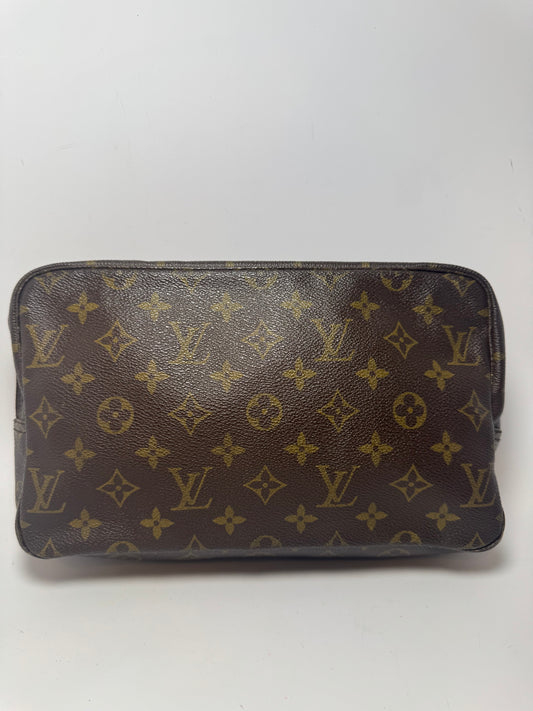 Louis Vuitton Trousse 28 Monogram Makeup Bag/Toiletry Bag