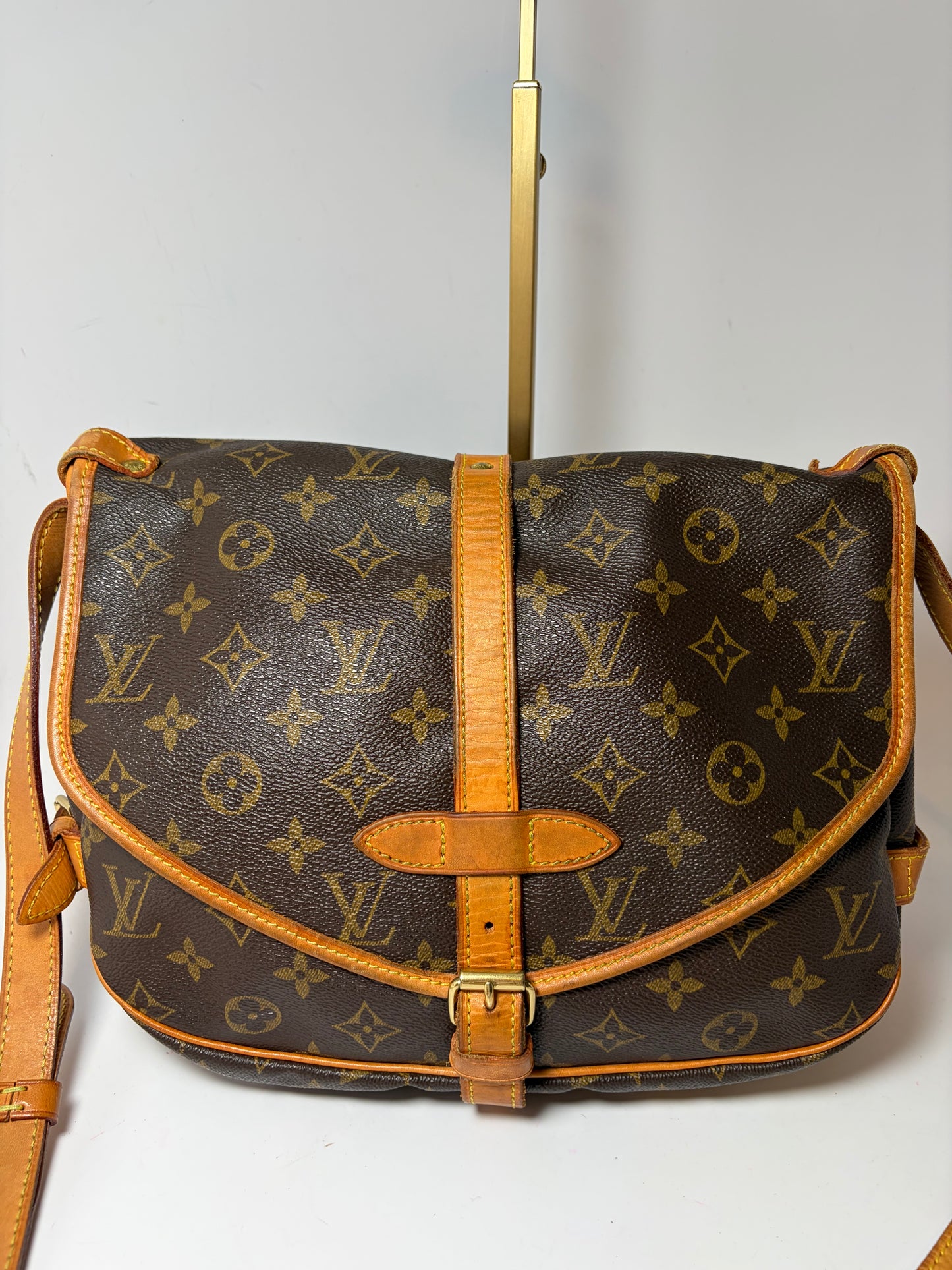 Louis Vuitton Saumur 30 Monogram Crossbody w/COA