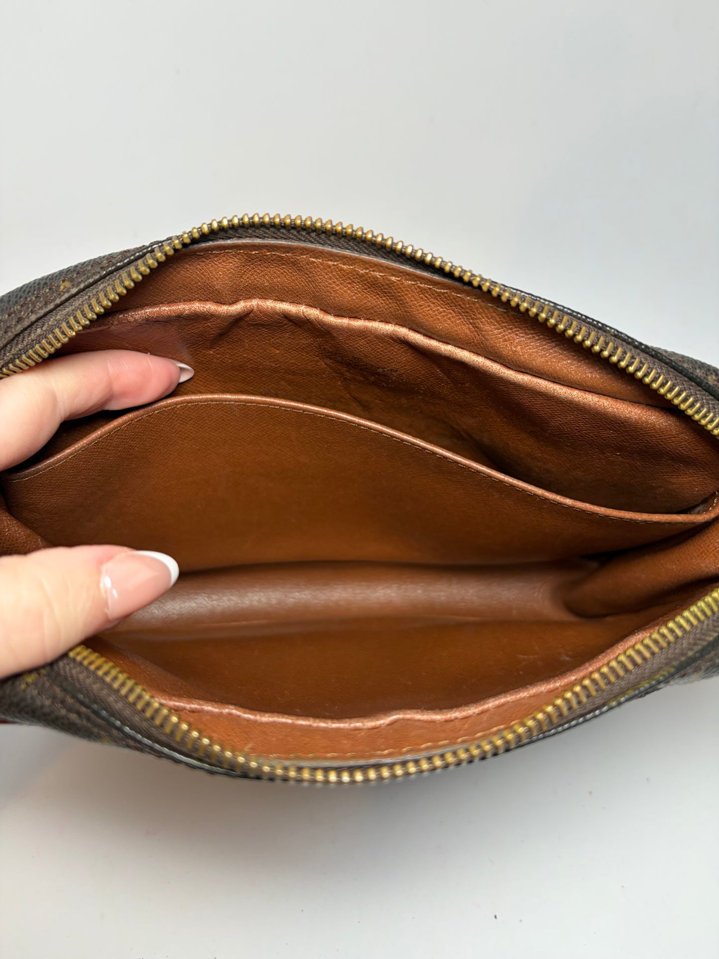 Louis Vuitton Compeigne 23 monogram toiletry bag
