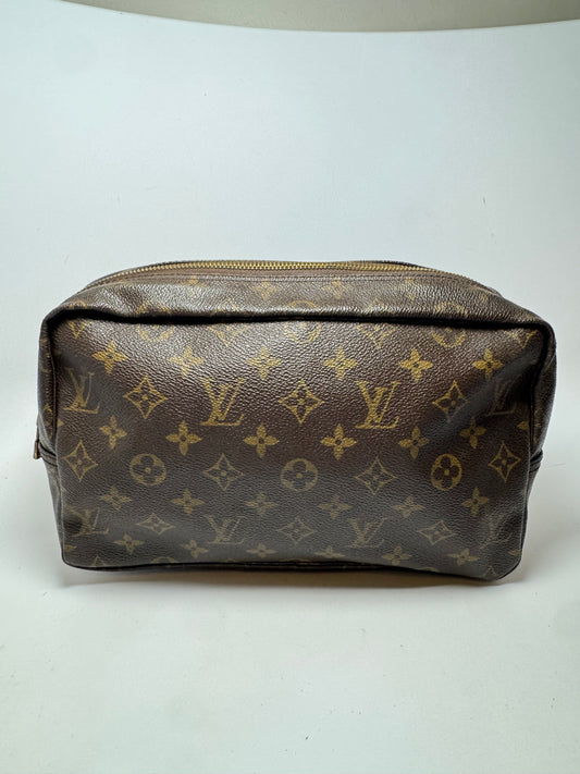 Louis Vuitton Trousse 28 Monogram Makeup Bag/Toiletry Bag