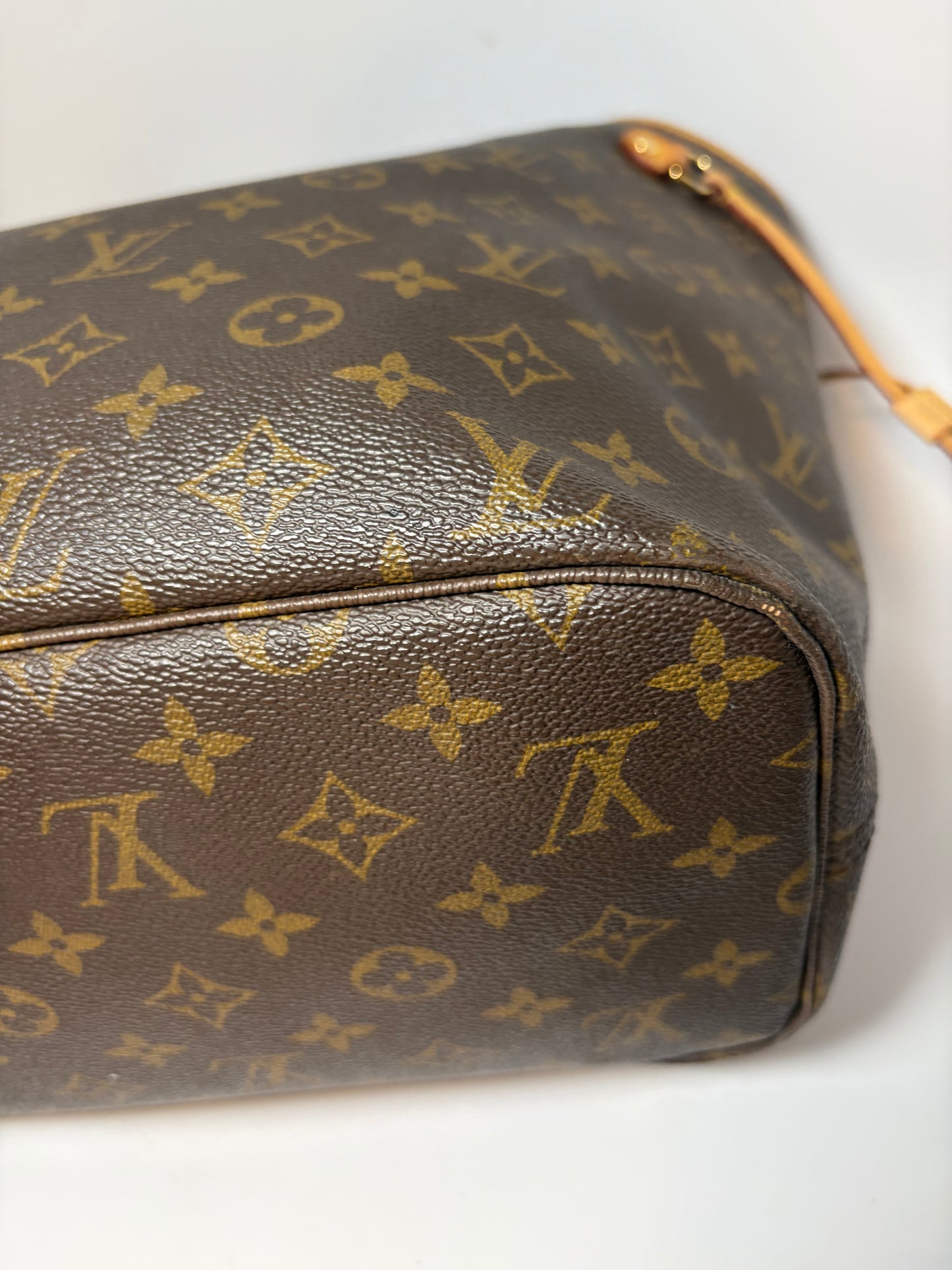 Louis Vuitton Neverfull MM Monogram Tote