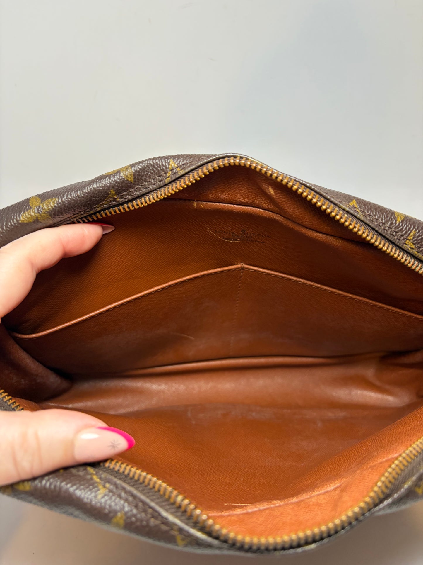 Louis Vuitton Compeigne 28 Monogram Travel/Toiletry Bag Clutch