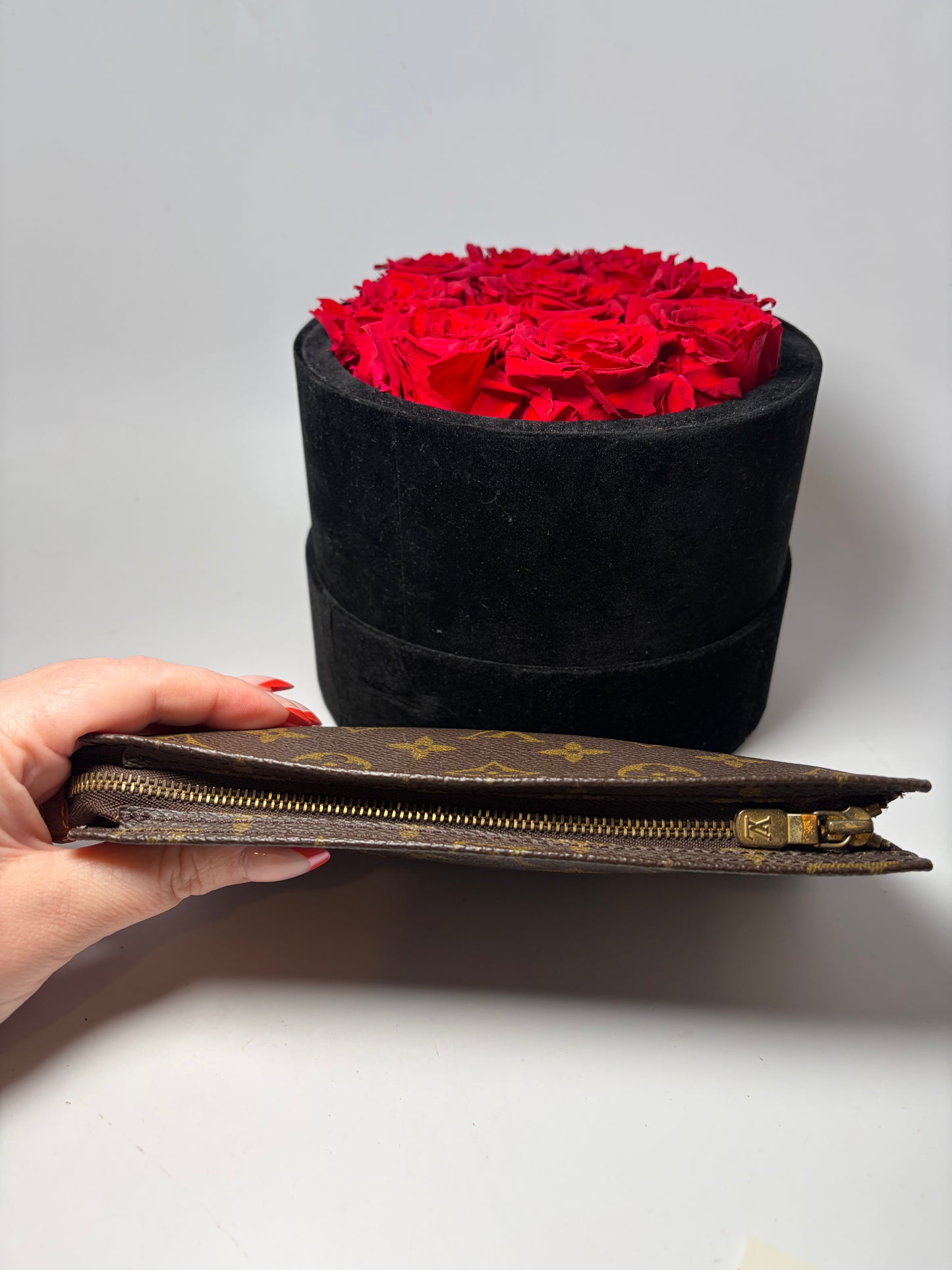 Louis Vuitton Bucket GM Pouch Monogram