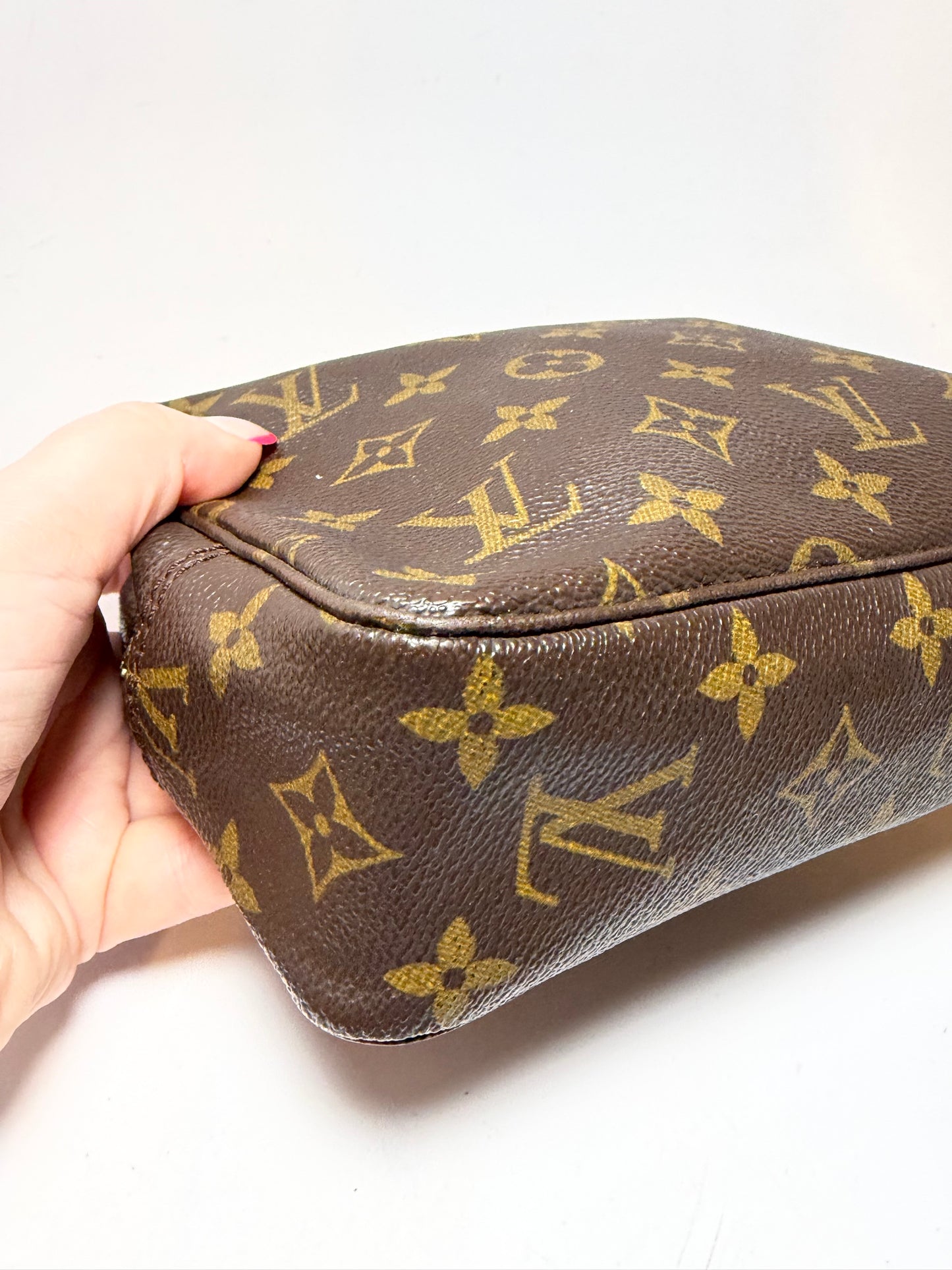 Louis Vuitton Trousse 23 Monogram Clutch/Toiletry Bag Cosmetic Case