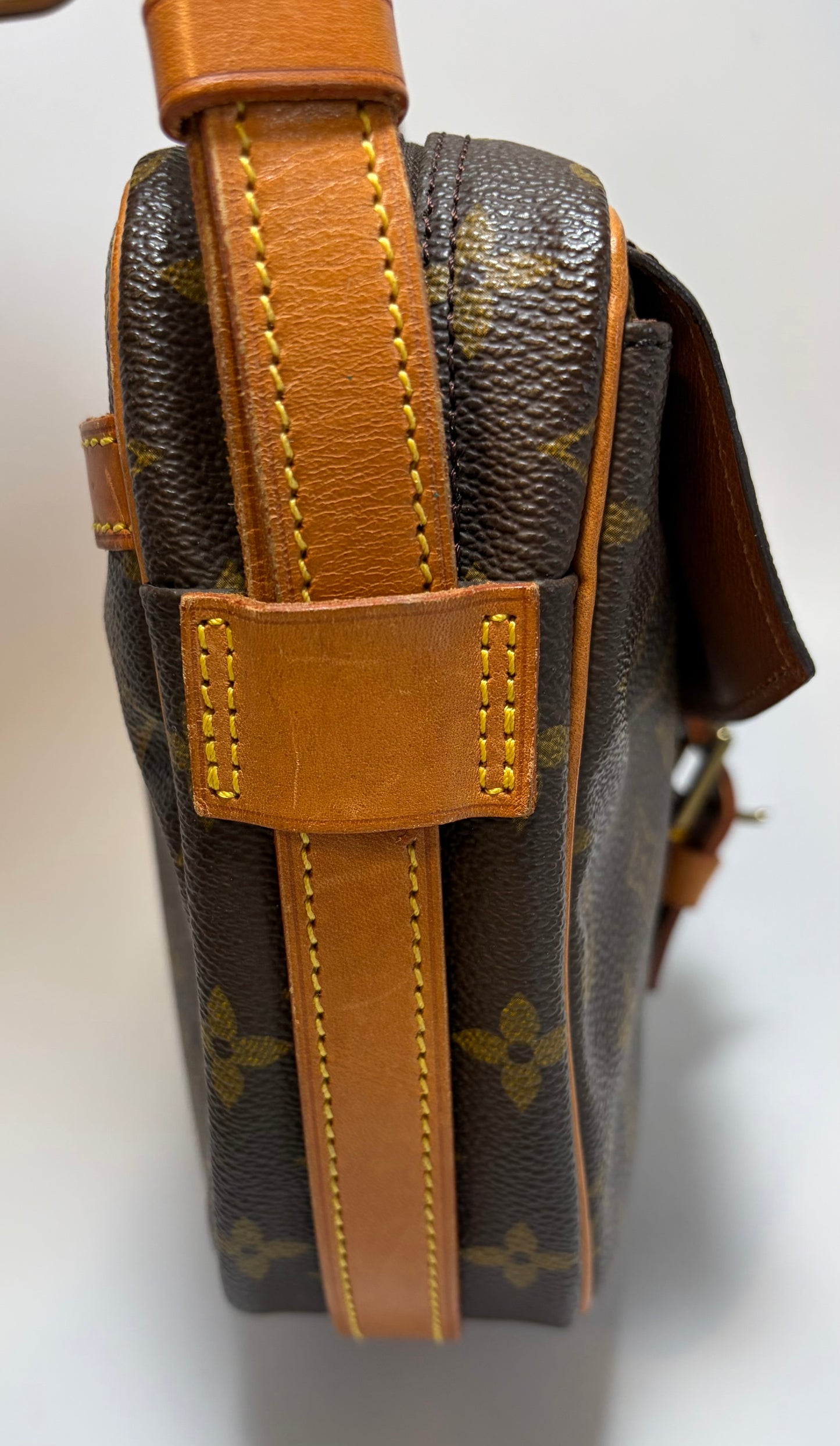 Louis Vuitton Jeune Fille MM Monogram Crossbody Vintage 1989