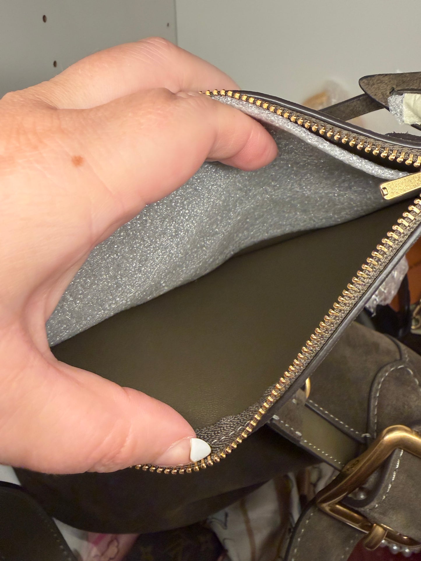 Coach Bleecker Bucket Bag Shoulder Bag with Pouch NWT In Olive Suede