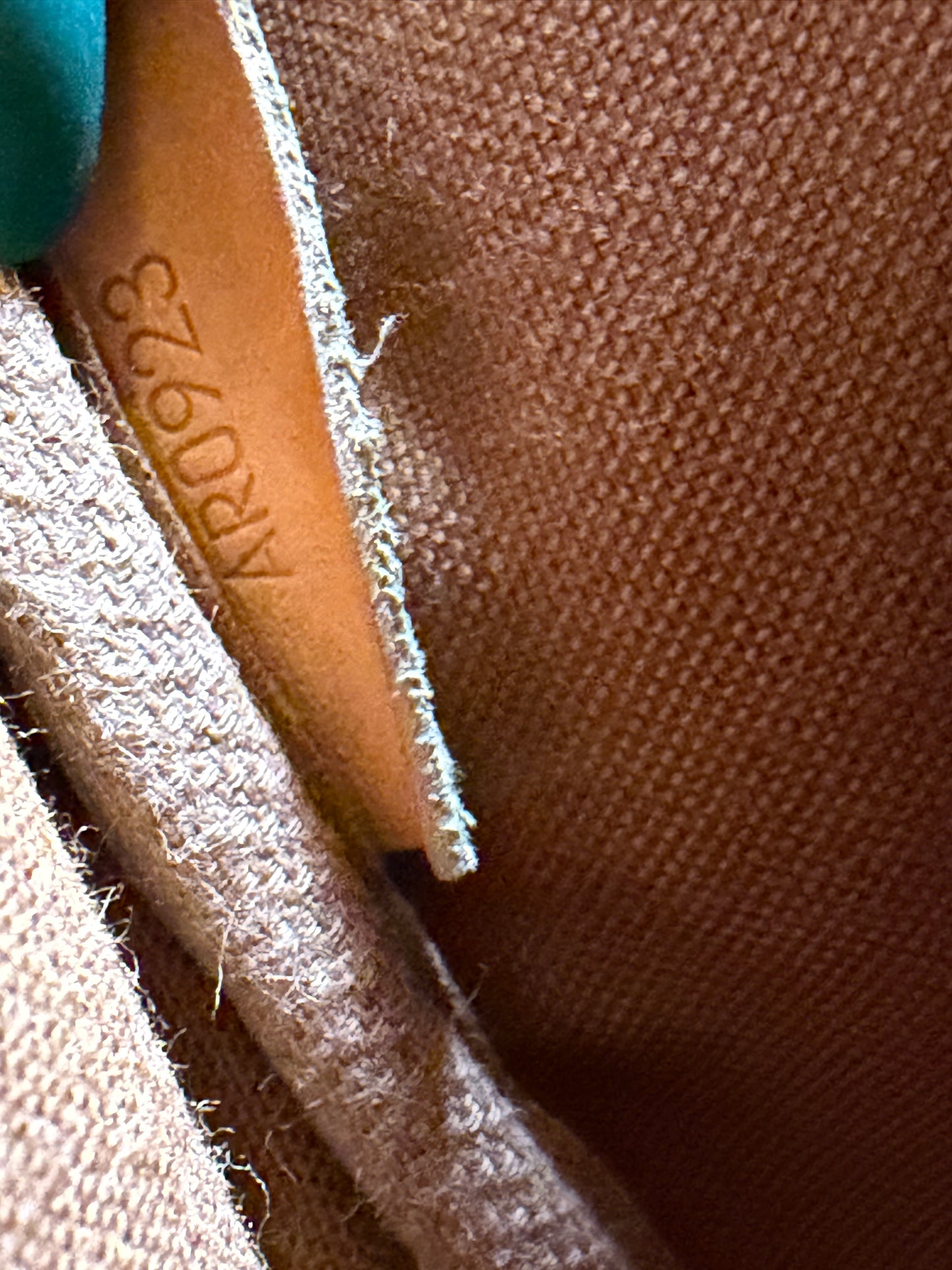 Louis Vuitton Samur 30 Monogram Crossbdoy