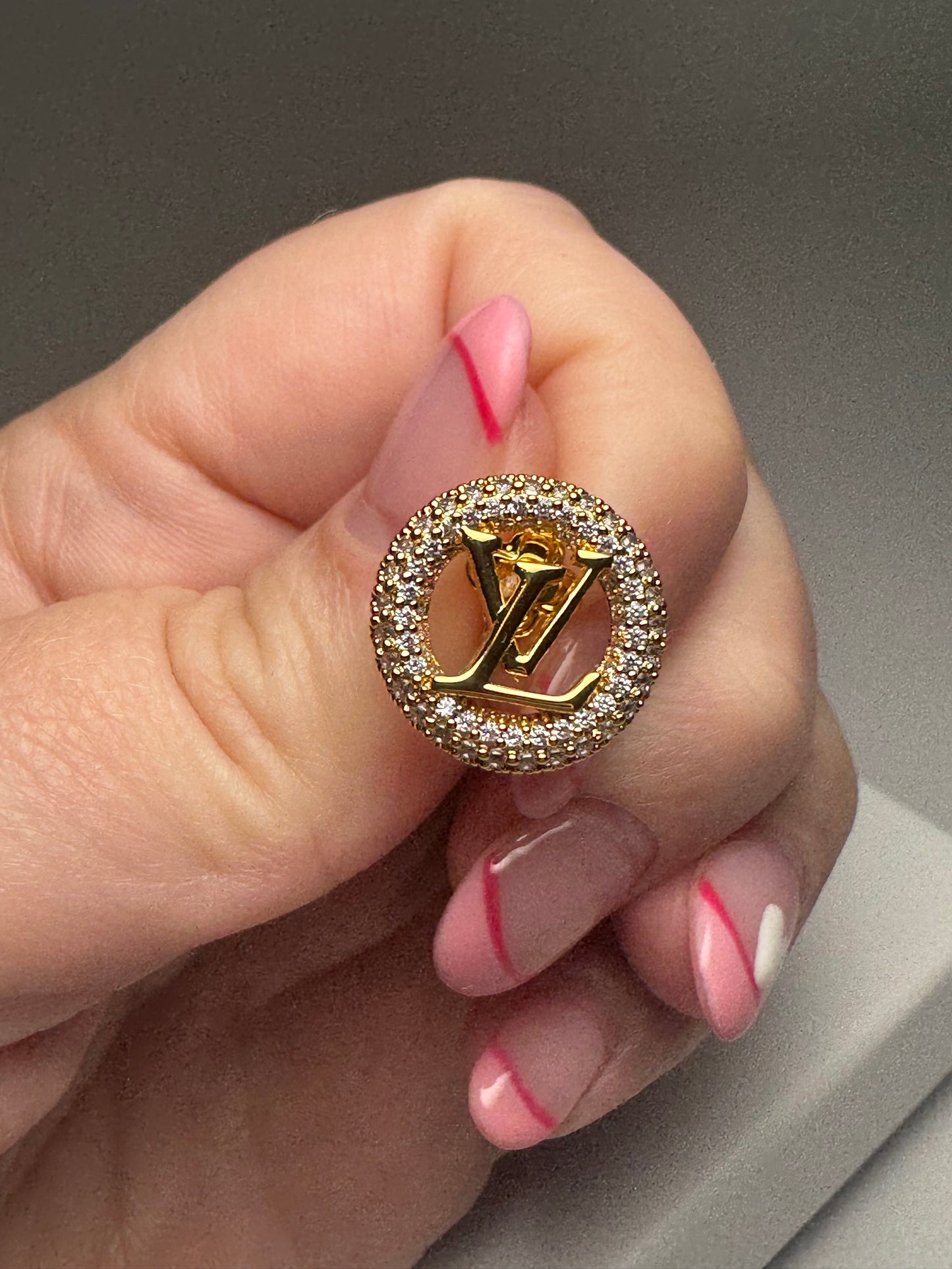 Louis Vuitton Louise by Night Earrings Gold & Crystal