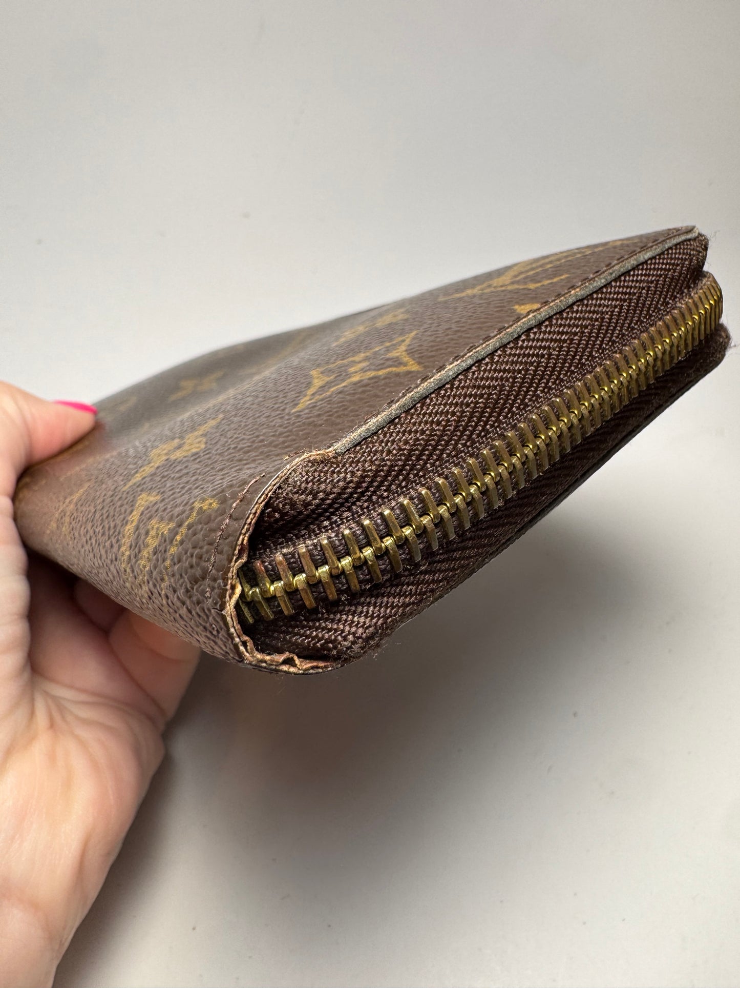Louis Vuitton Monogram Zippy Wallet