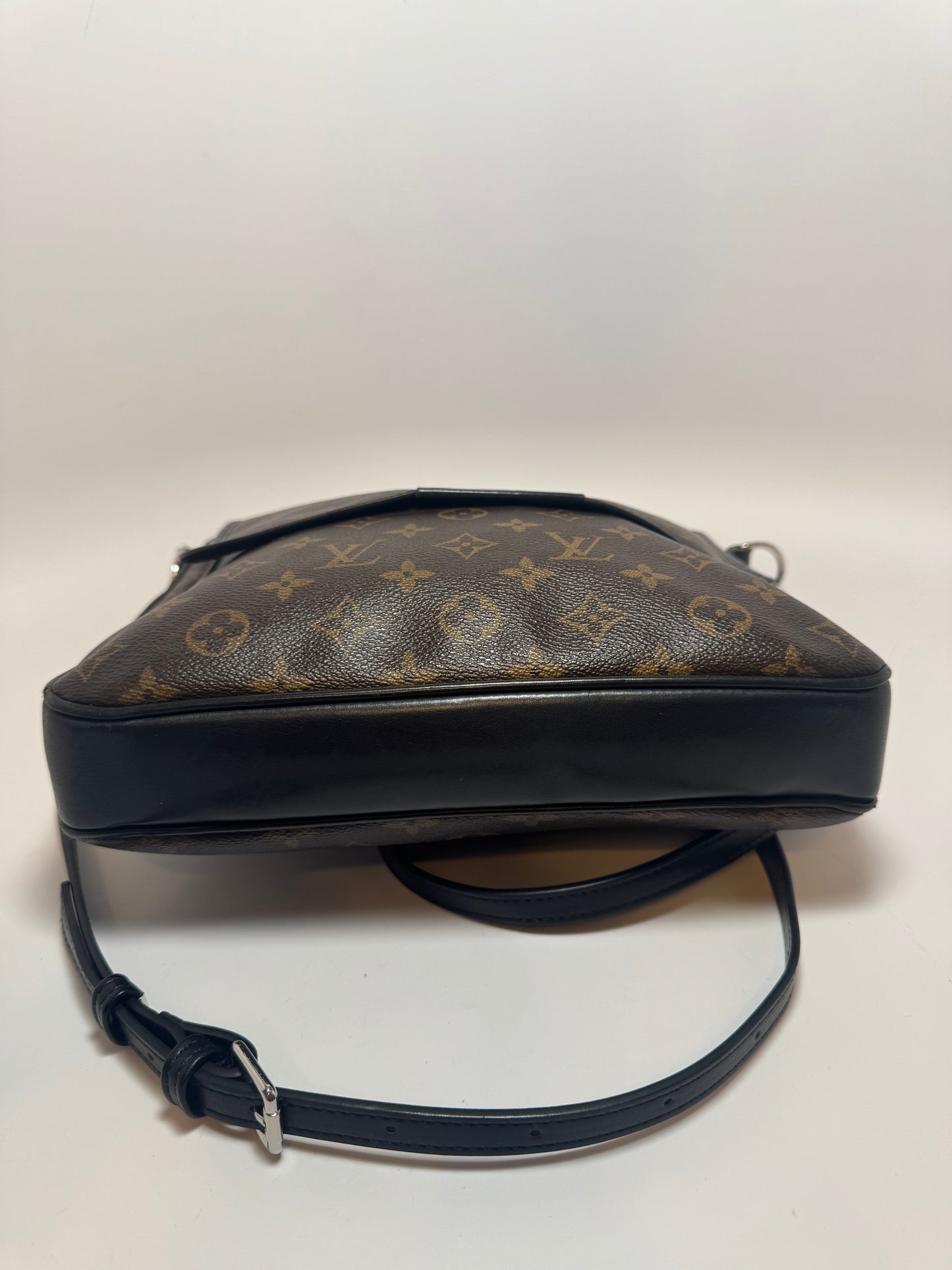 Louis Vuitton Macassar Bass GM Black Leather & Monogram Crossbody