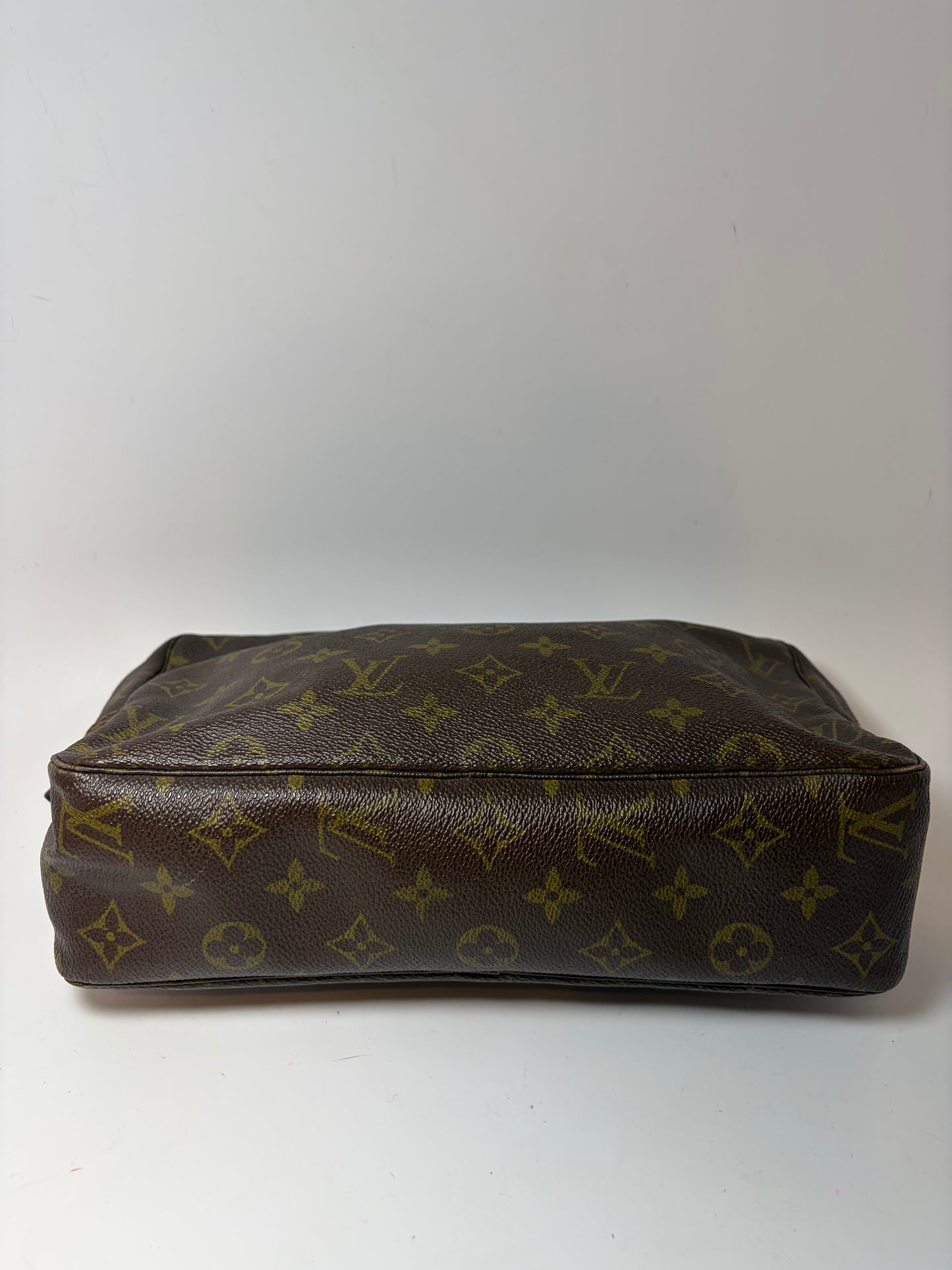 Louis Vuitton Trousse 28 Monogram Pouch/Toiletry Bag