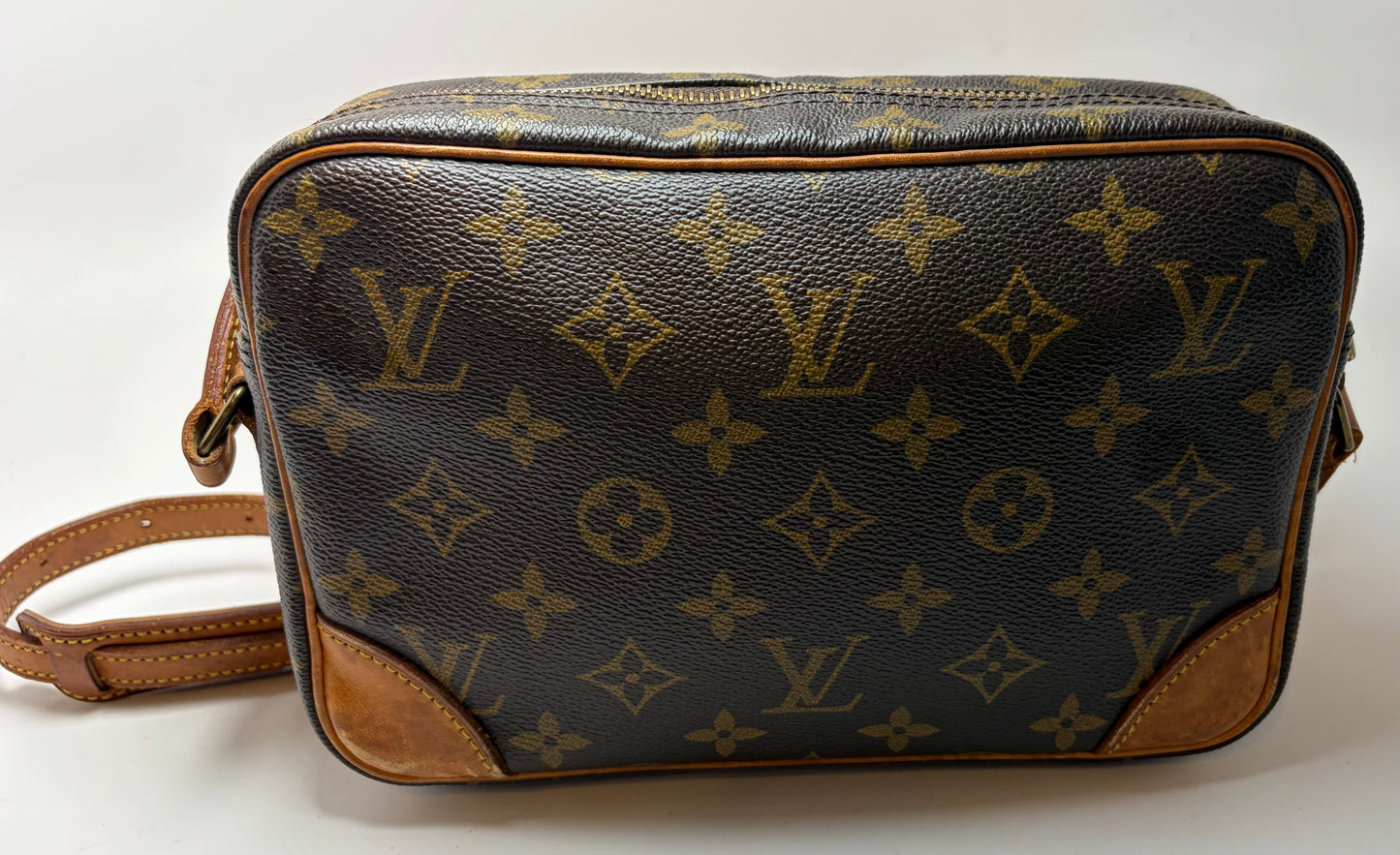 Louis Vuitton Trocadero 23 monogram crossbody