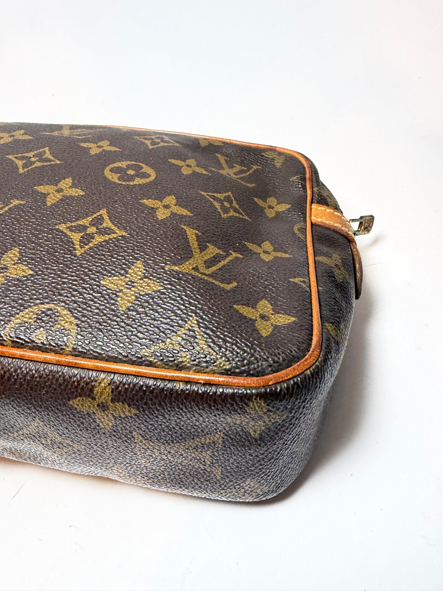 Louis Vuitton Compeigne 23 Monogram Clutch/Toiletry Bag Cosmetic Bag