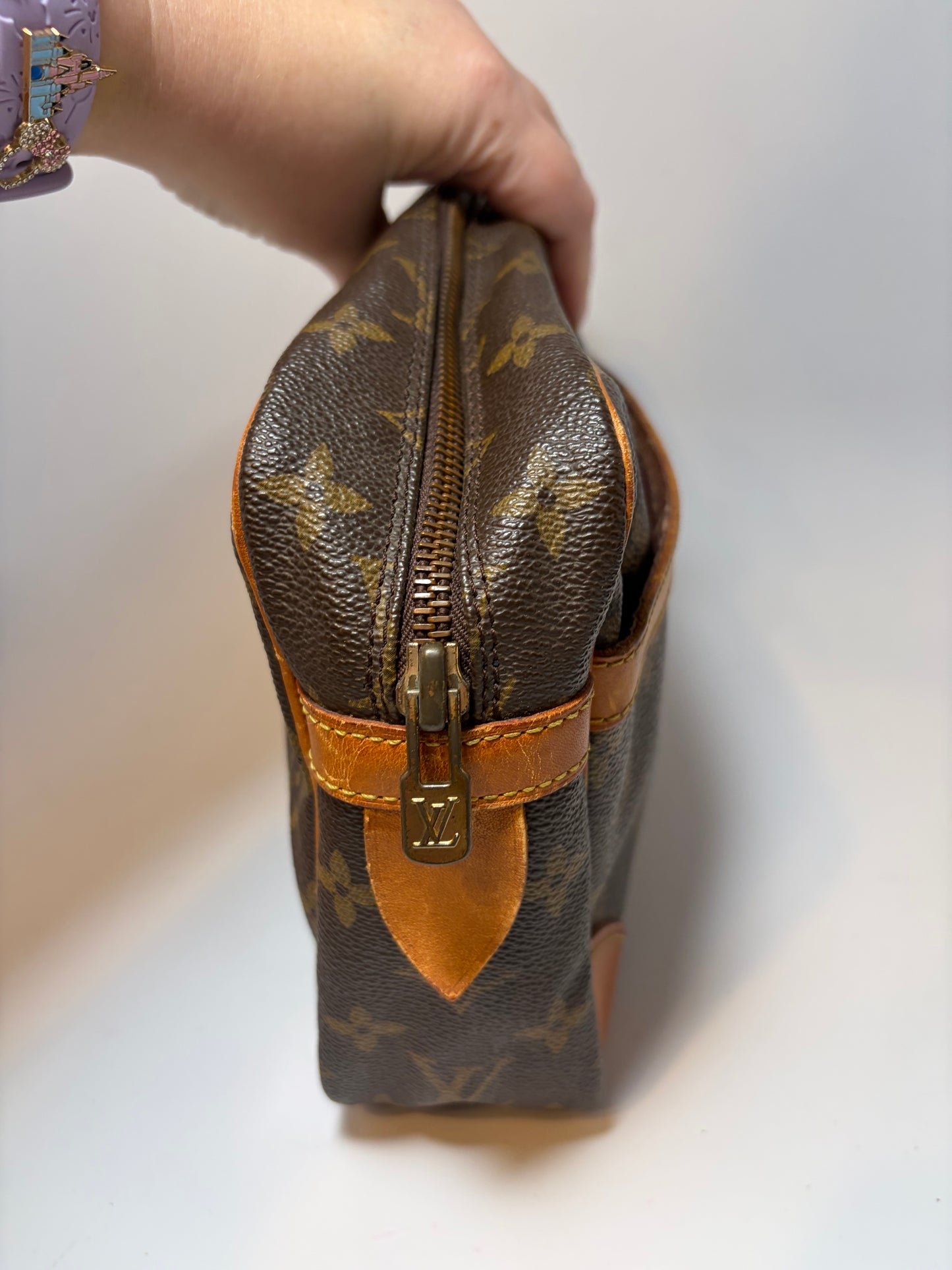 Louis Vuitton Compeigne 28 Monogram Clutch/Pouch