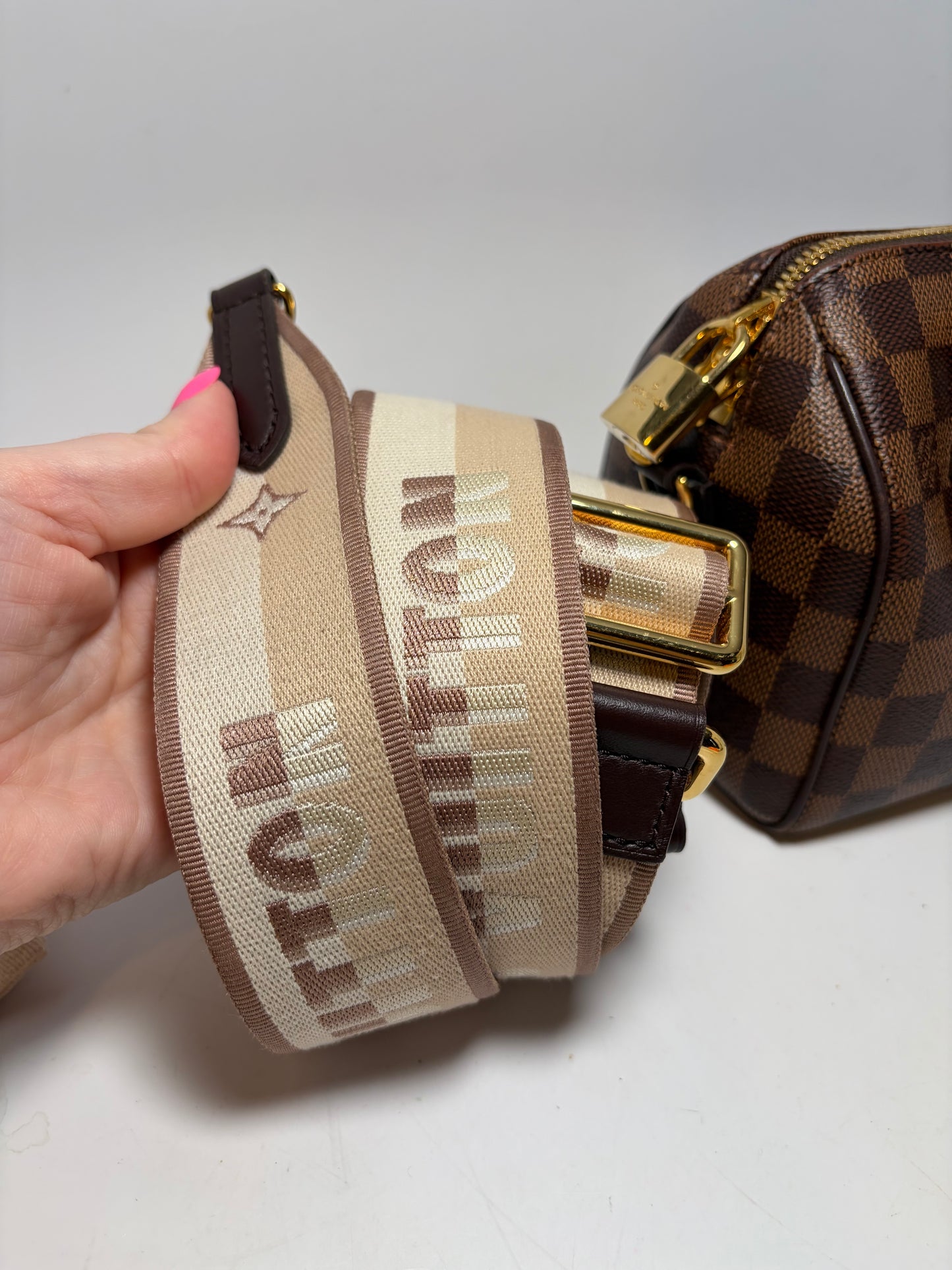 Louis Vuitton Speedy 20 Bandouliere Damier Ebene w/COA, dust bag & box