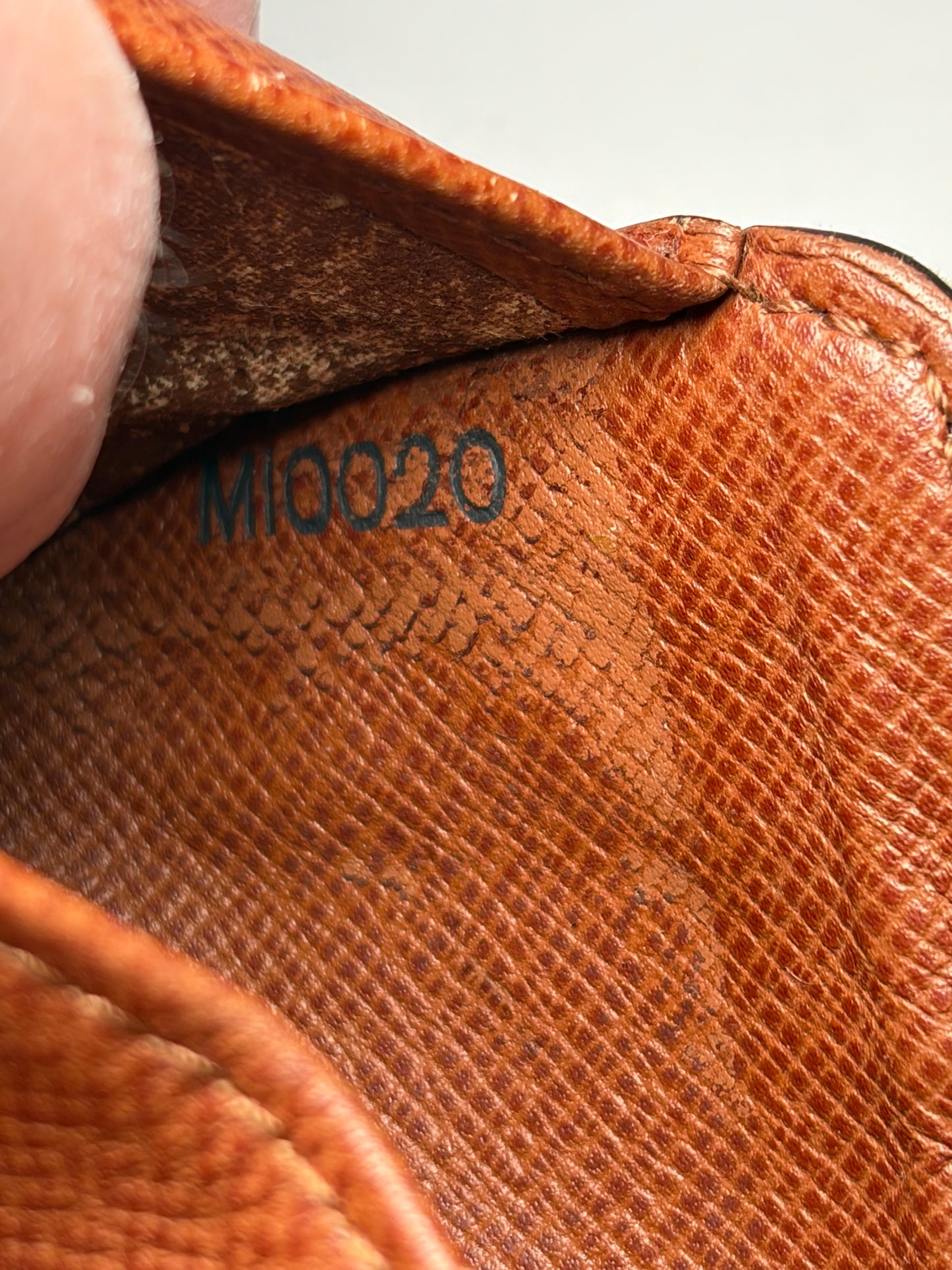Louis Vuitton Zippy Monogram Compact Wallet, Made in Feb 2000