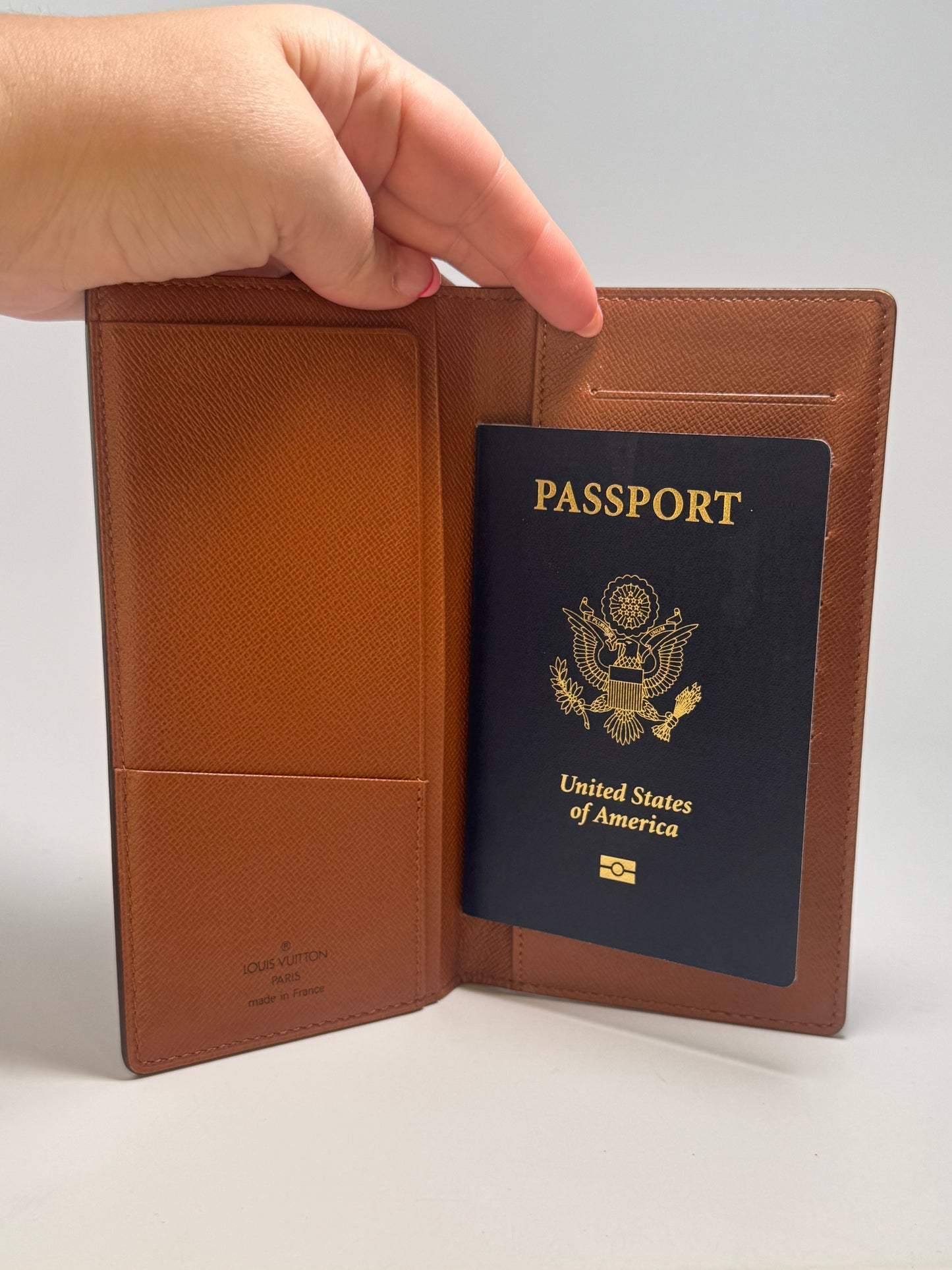 Louis Vuitton Monogram Porte Valeurs Cartes Card Wallet / Passport Cover