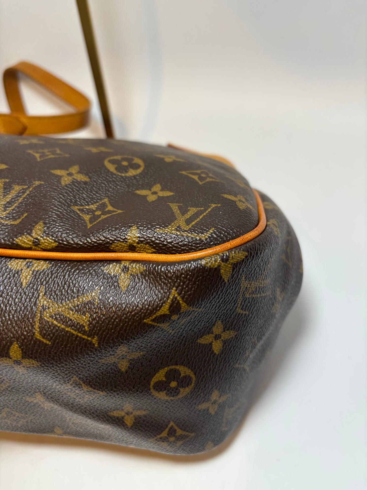 Louis Vuitton Batignolles Horizontal Monogram Tote Bag