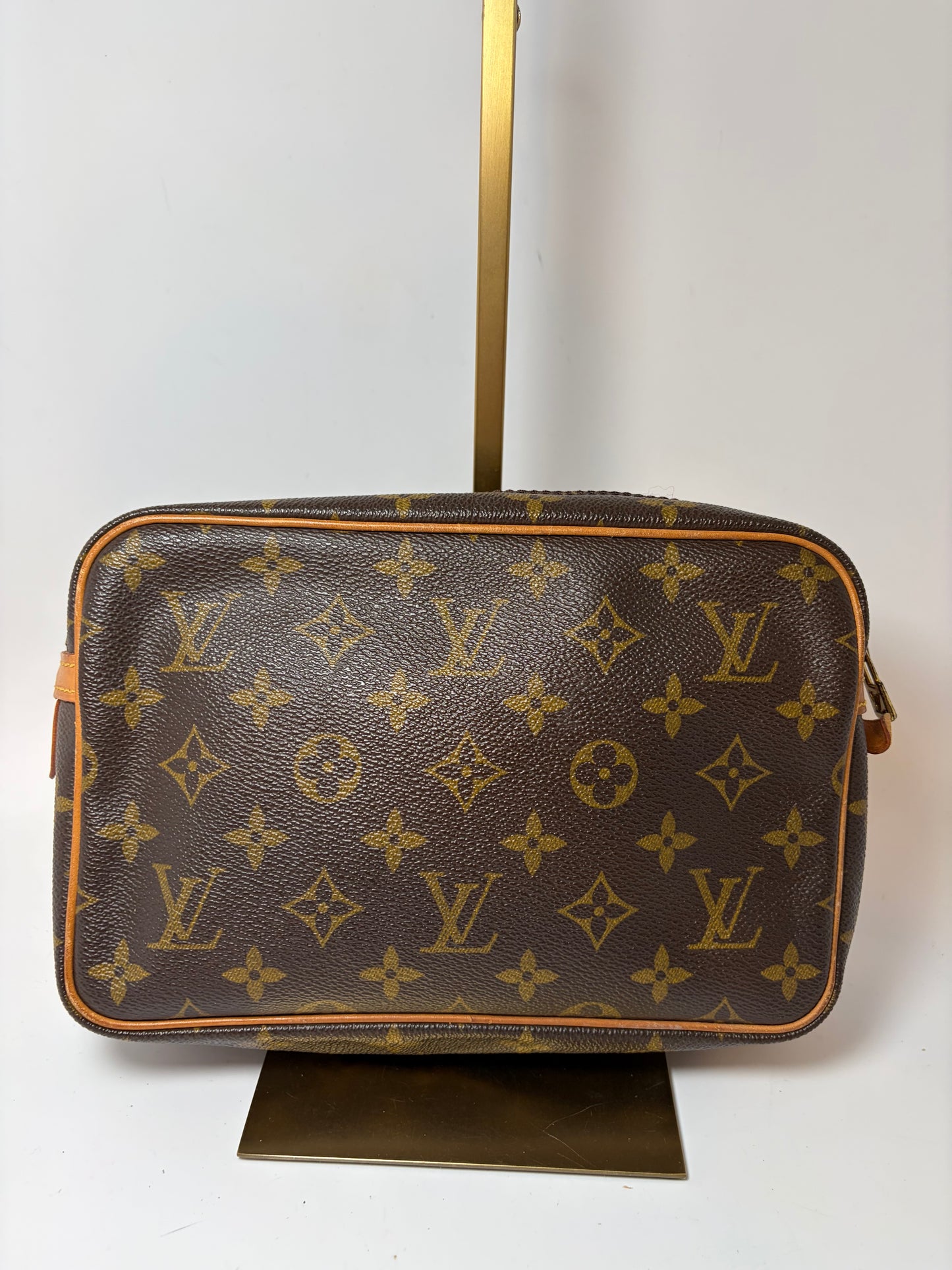 Louis Vuitton Compeigne 23 Monogram Clutch/Pouch