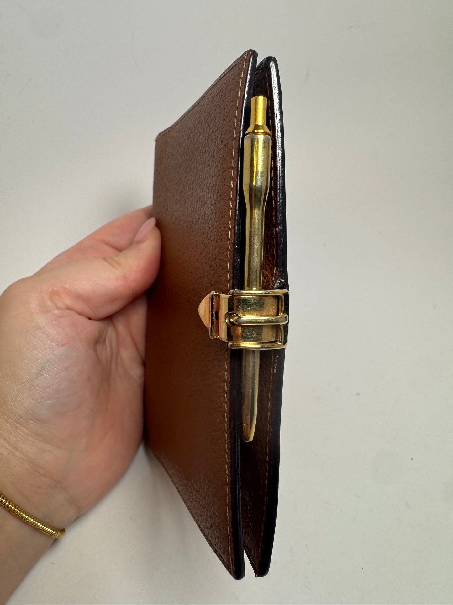 Gucci Brown Leather Agenda/Diary Cover w/6 Rings (Holds Passport)
