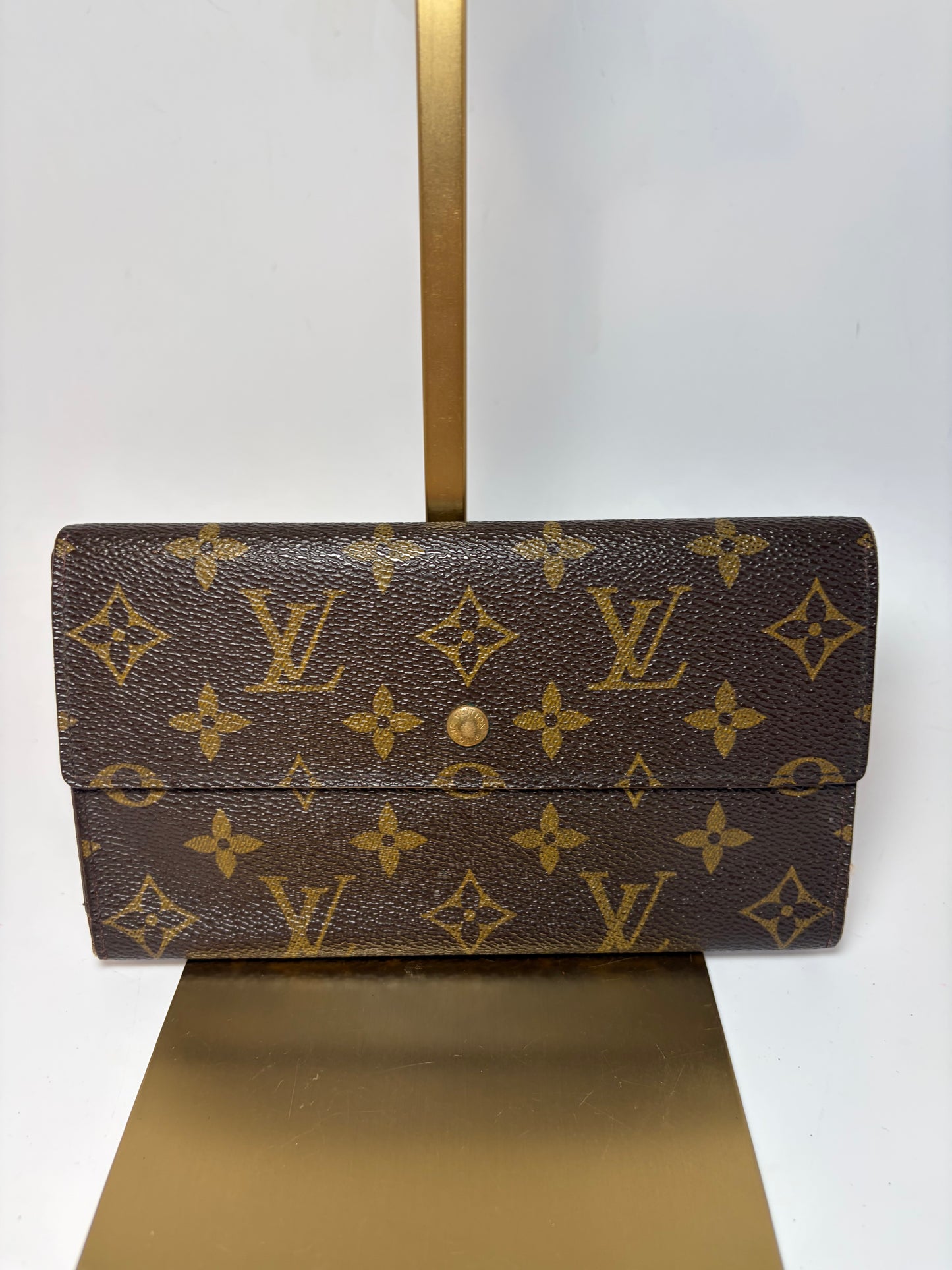 Louis Vuitton Sarah Porte Tressor International Trifold Monogram Wallet