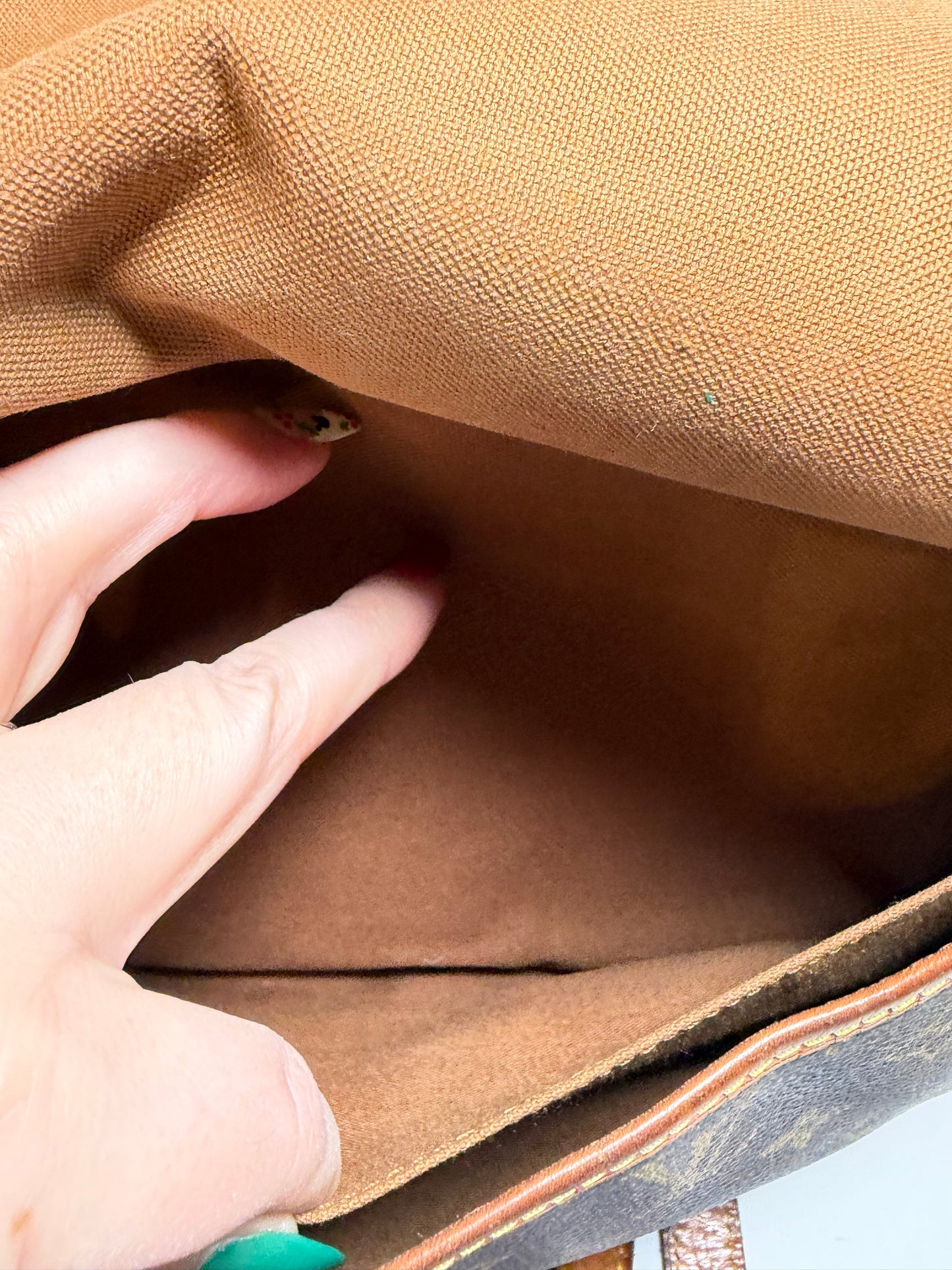 Louis Vuitton Samur 30 Monogram Crossbdoy