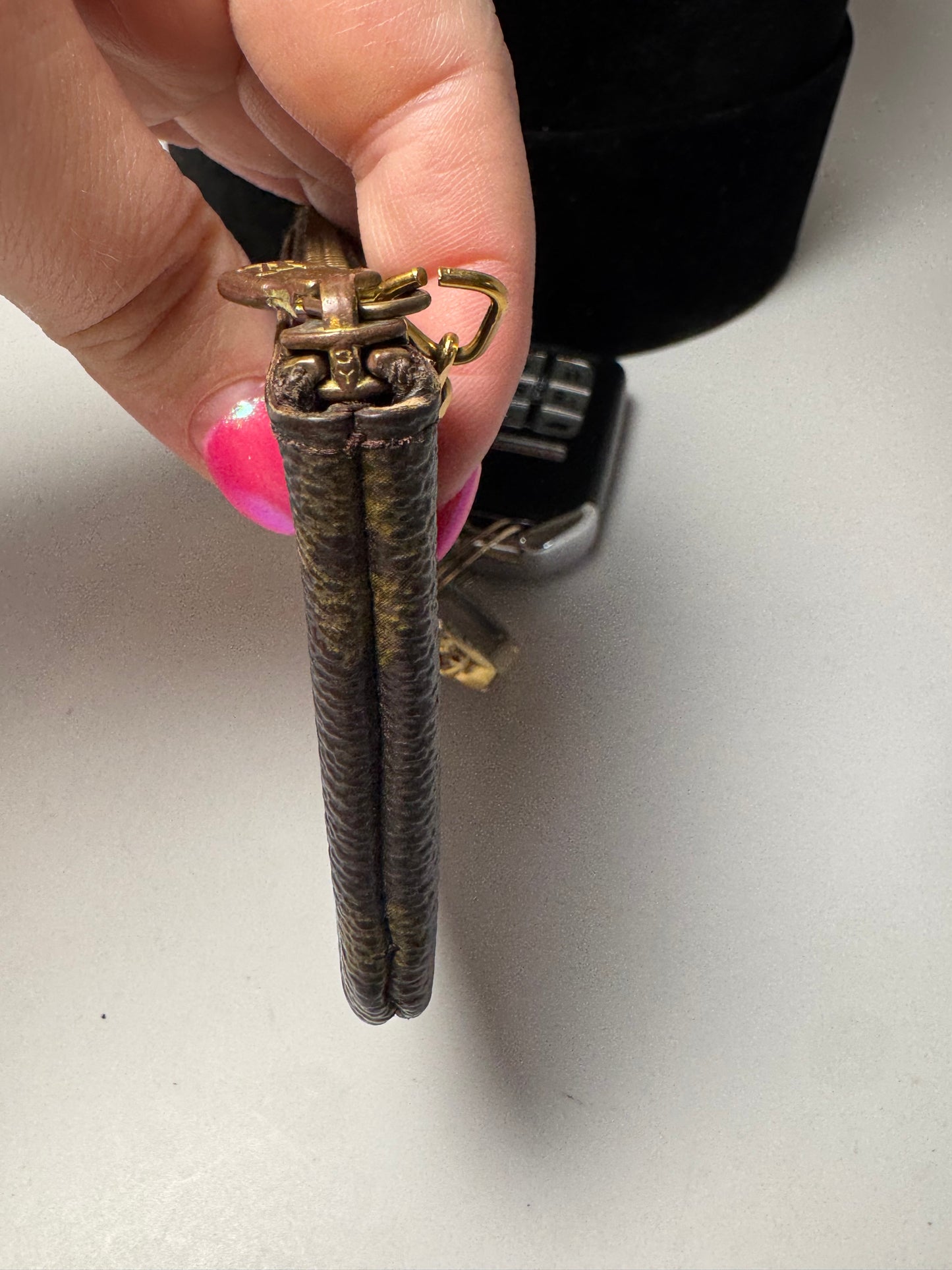 Louis Vuitton Monogram Key Pouch/Key Cles Fair Condition