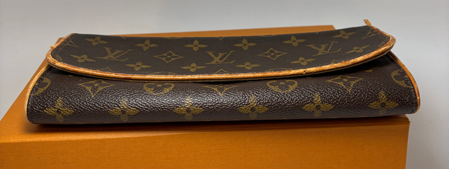 Louis Vuitton Monogram Pochette Twin GM Clutch FAIR condition