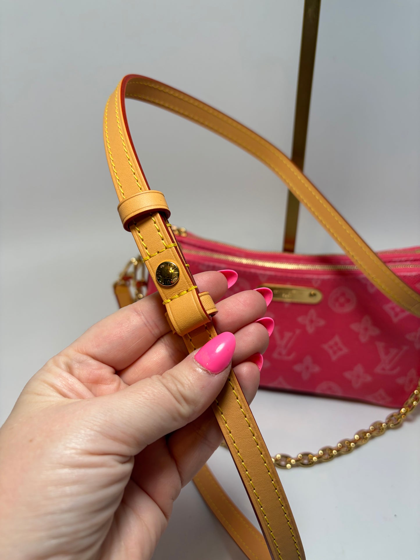 Louis Vuitton Liv Pochette Rose Ruban Monogram Shoulder Bag/Crossbody