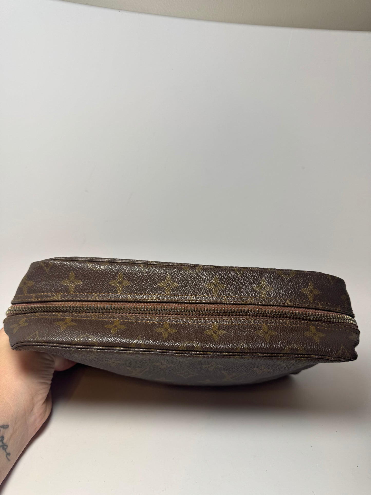 Louis Vuitton Trousse 28 Monogram Toiletry Pouch