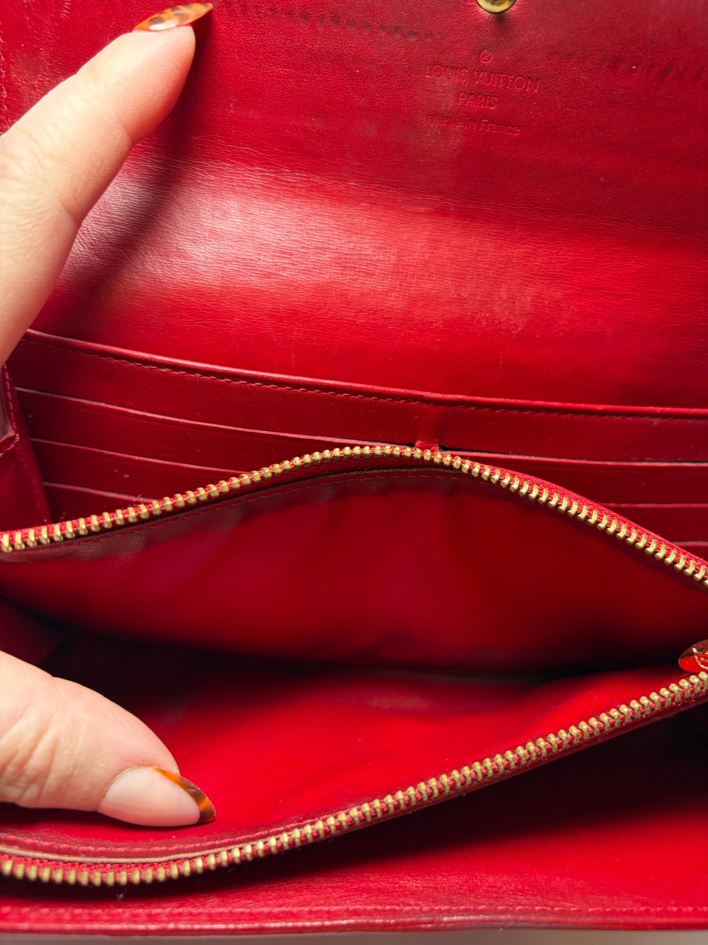 Louis Vuitton Sarah Red Vernis Monogram Wallet