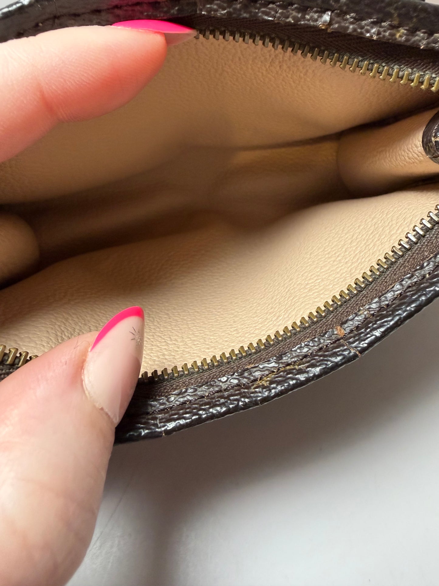 Louis Vuitton Toiletry 15 Monogram Pouch