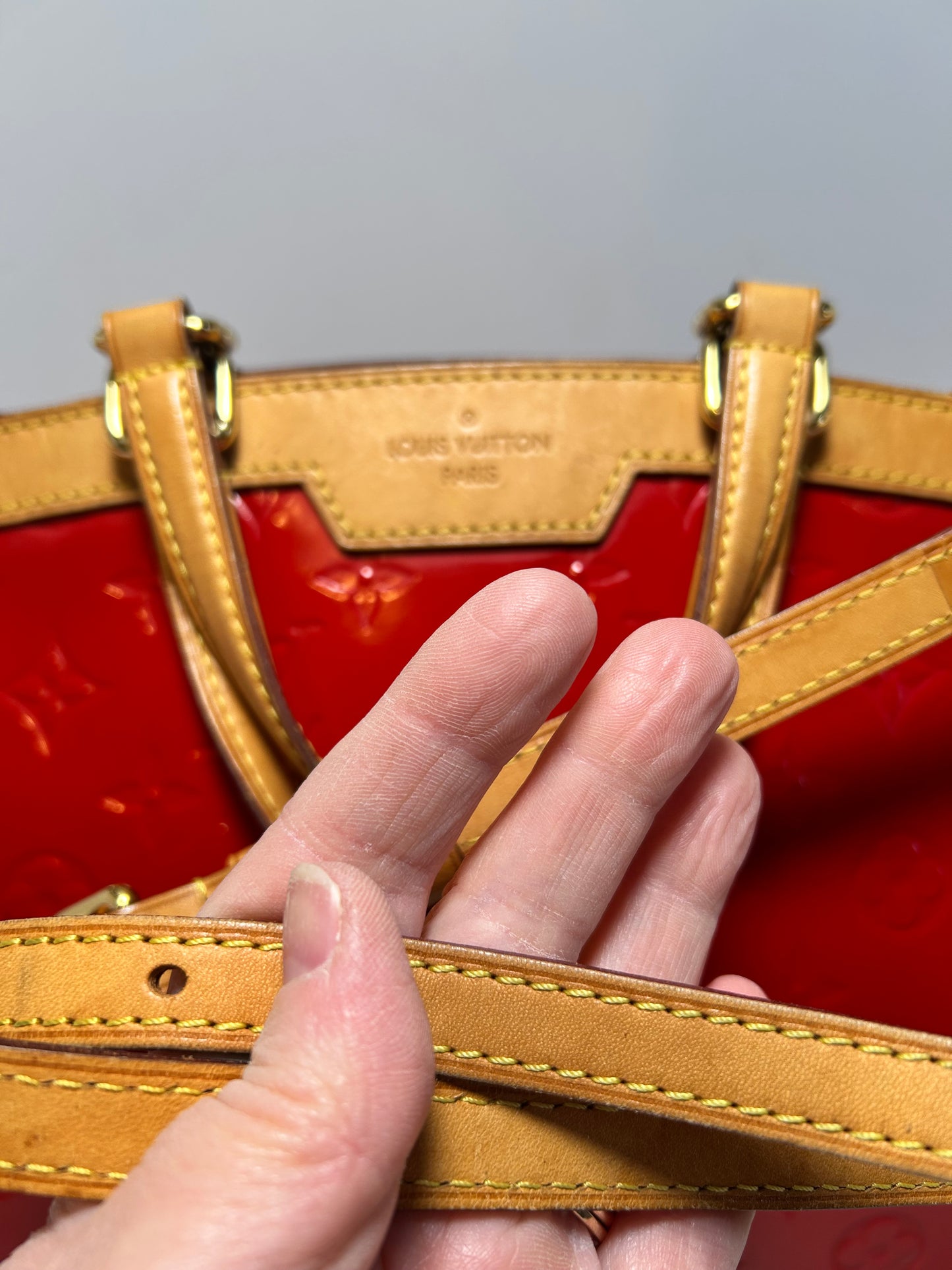 Louis Vuitton Brea MM Rose Red Vernis Leather Bag/Shoulder Bag