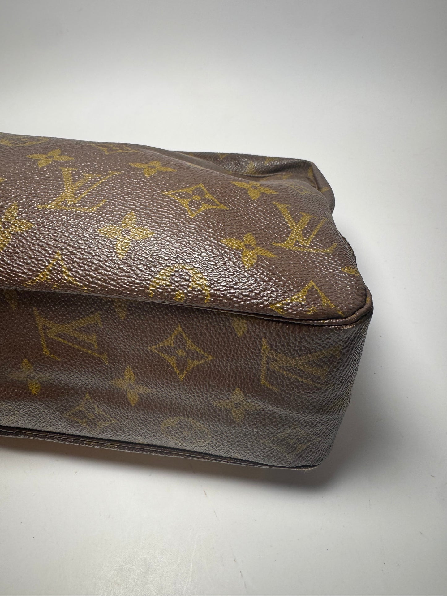 Louis Vuitton Trousse 28 Monogram Makeup Bag/Toiletry Bag
