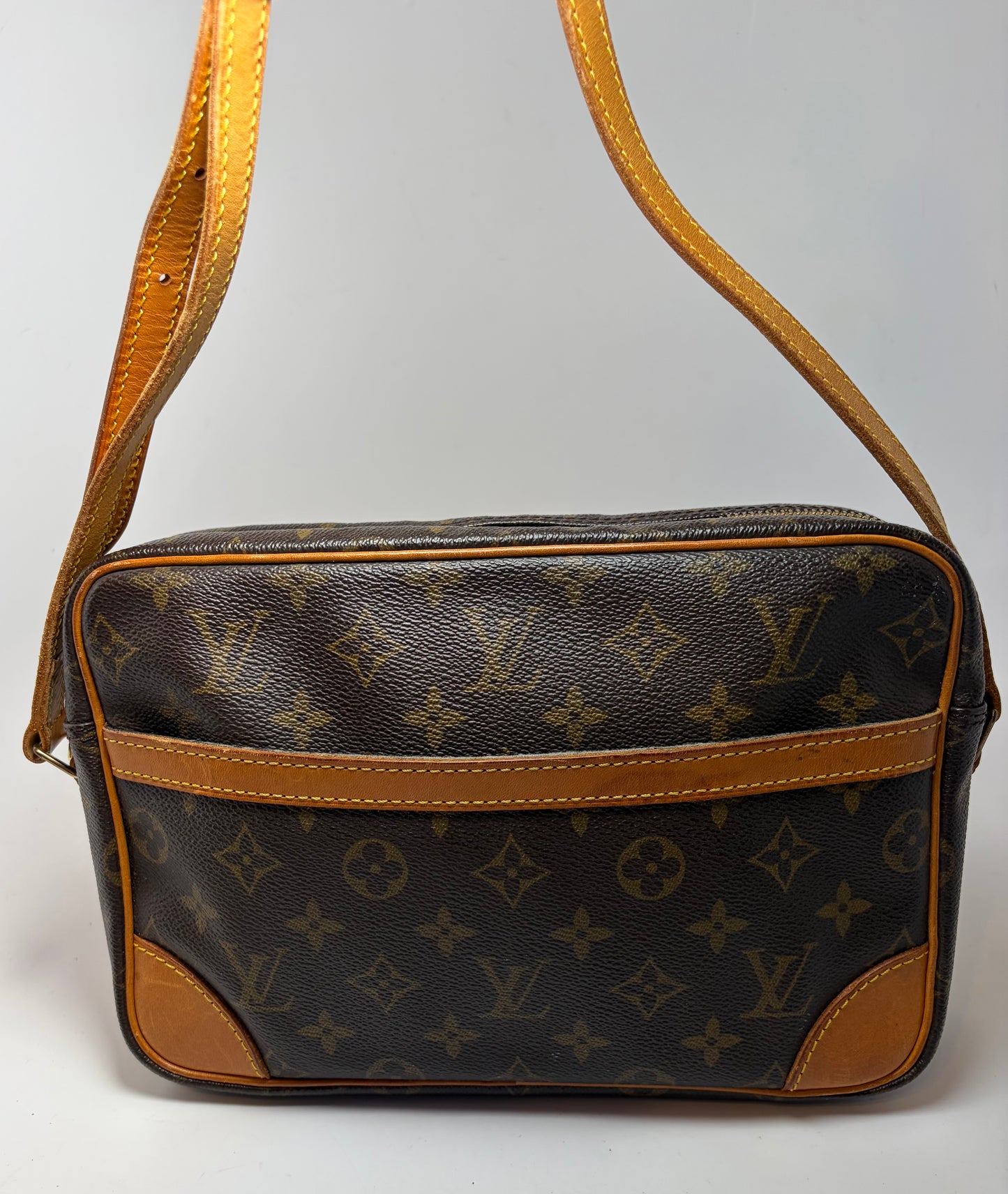 Louis Vuitton Trocadero 27 Monogram Crossbody