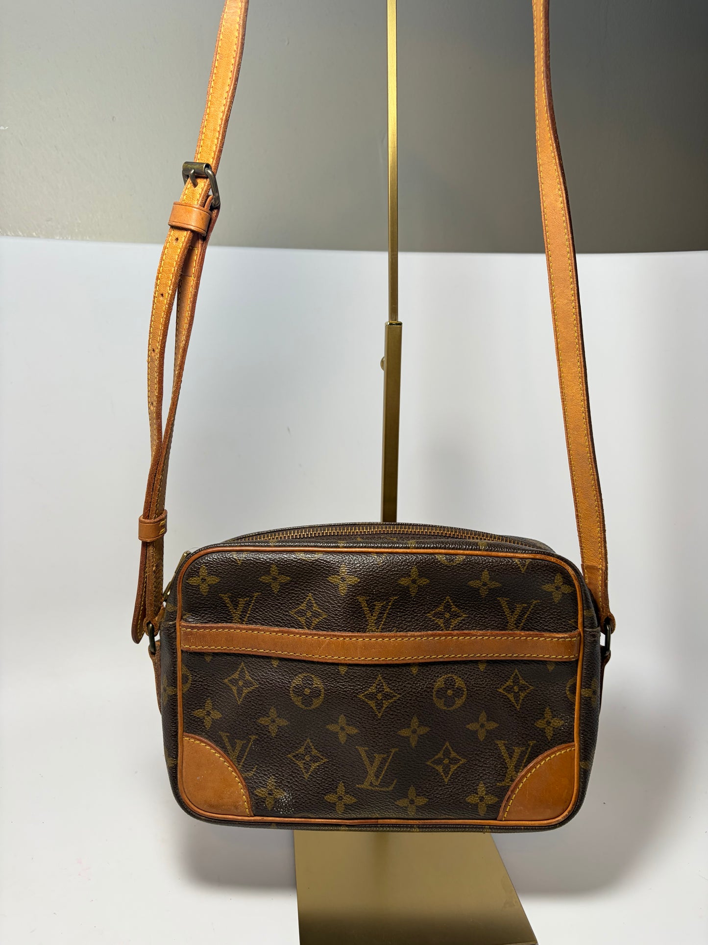 Louis Vuitton Trocadero 23 Monogram Crossbody