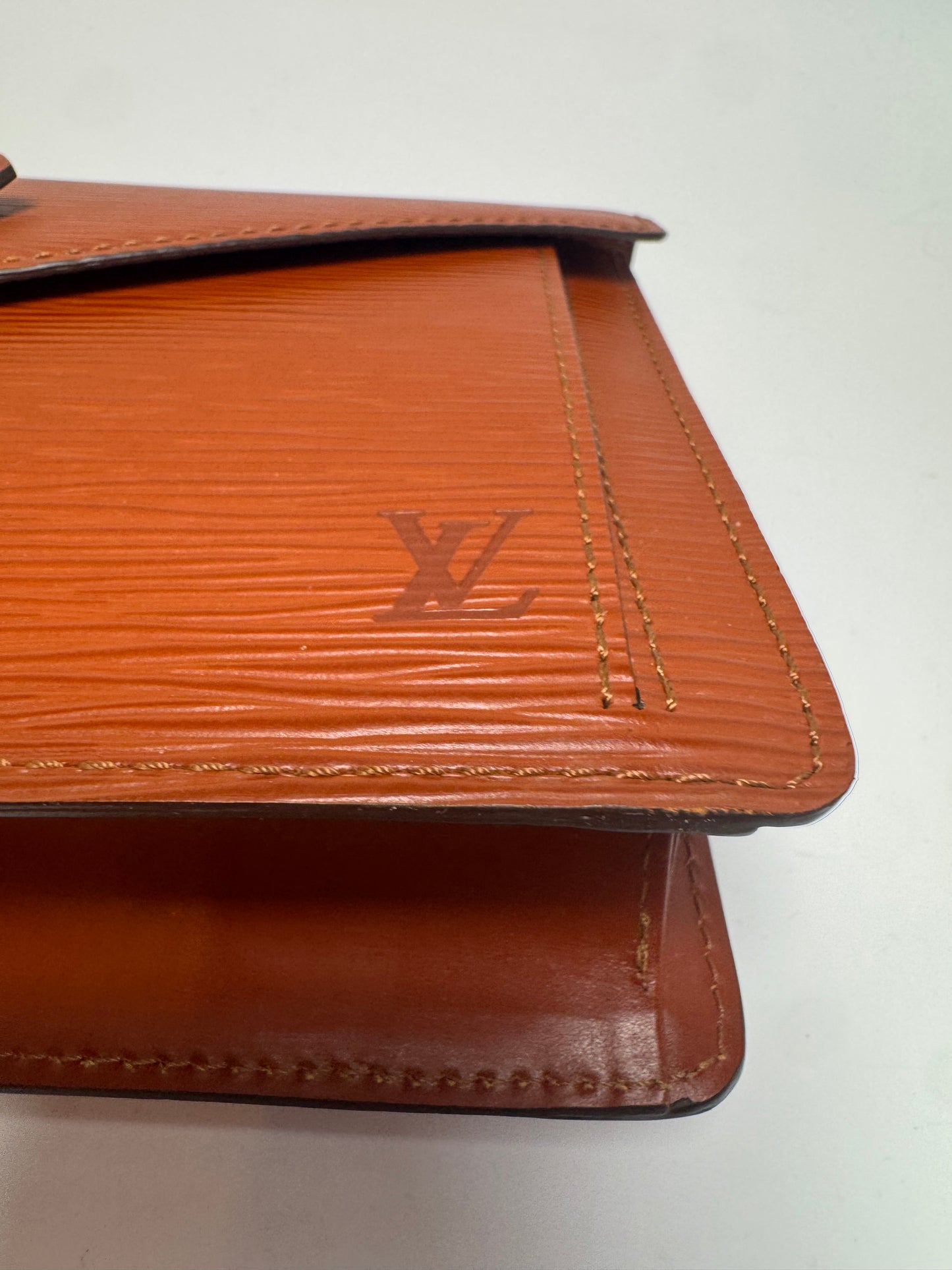 Louis Vuitton Epi Serie Draggone Clutch/Wristlet
