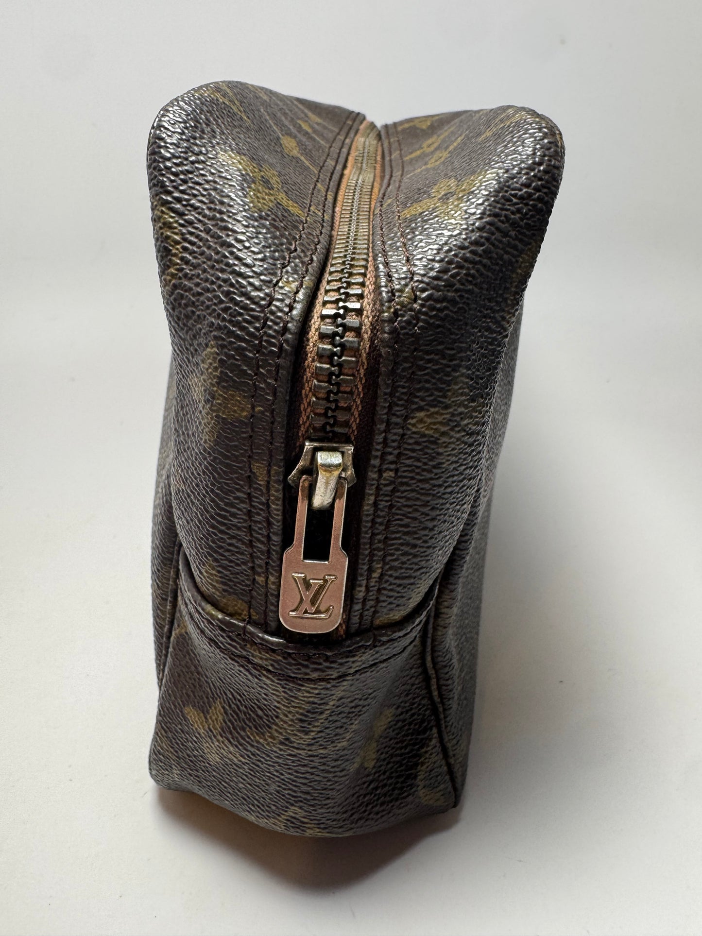 Louis Vuitton Trousse 28 Monogram Toiletry Bag/Makeup Pouch