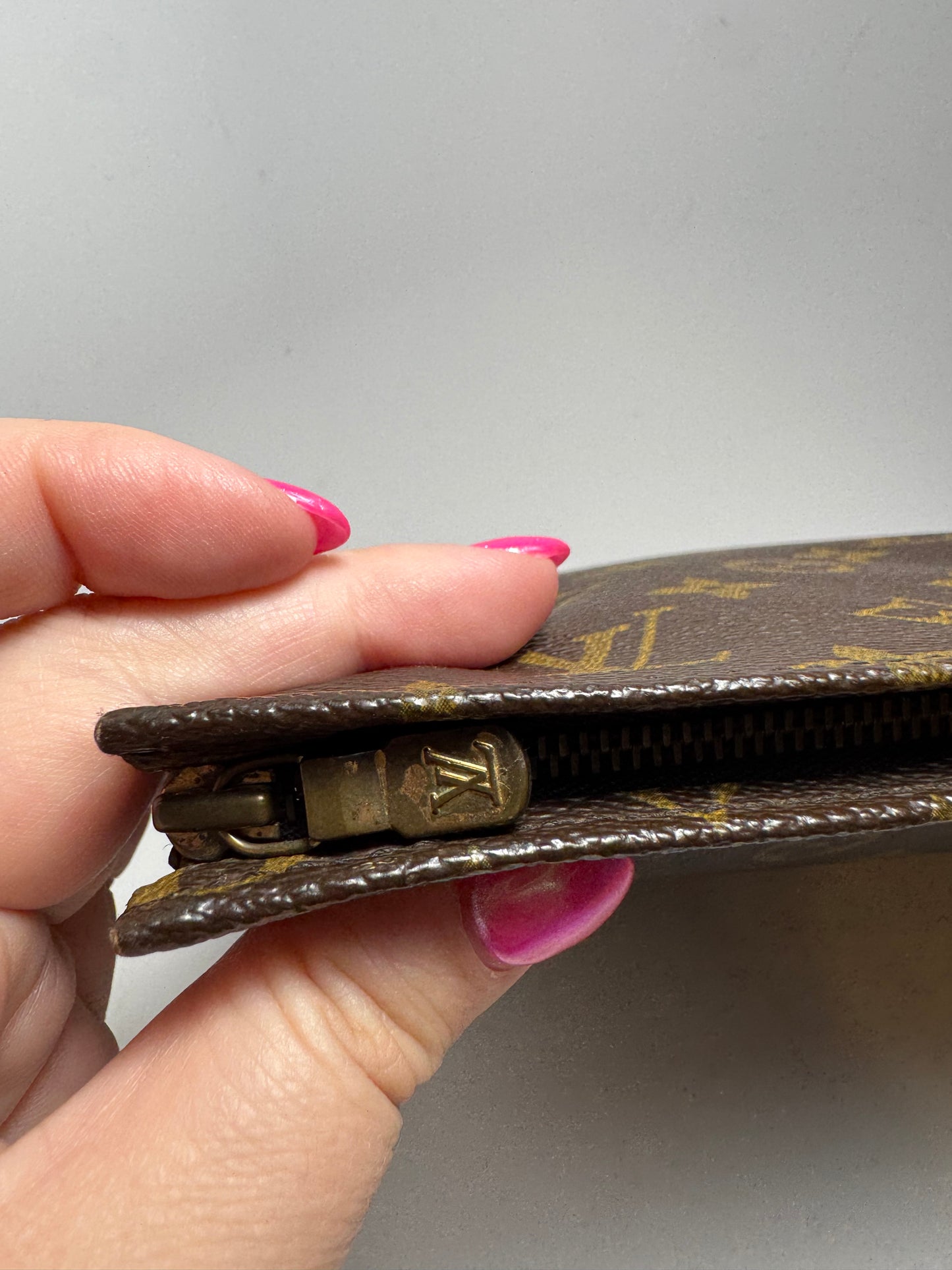 Louis Vuitton Toiletry 26 Pouch Monogram Makeup Bag