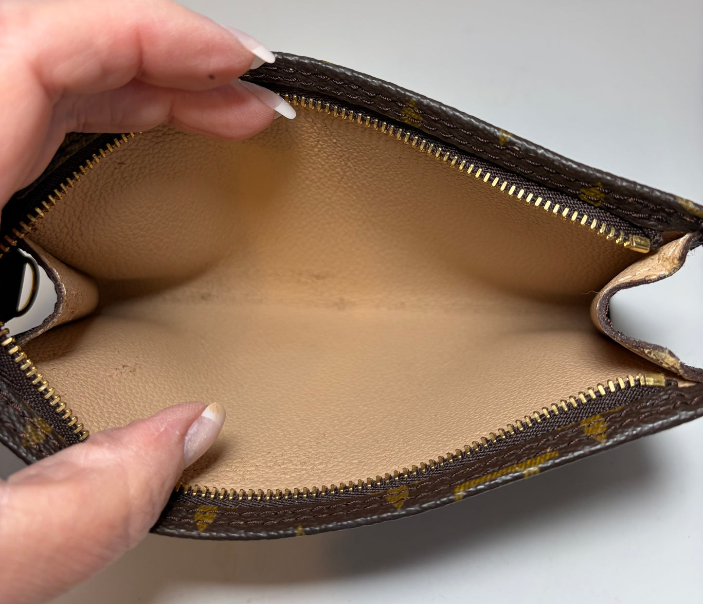 Louis Vuitton Bucket PM Toiletry Pouch Monogram, Made in France February 1999