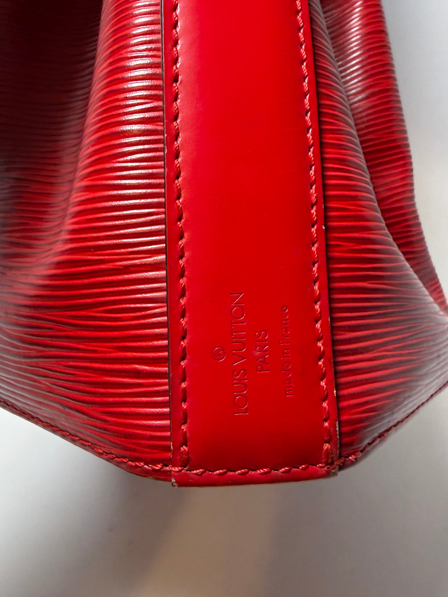 Louis Vuitton Sac D’Epaule GM Castillan Red Epi Leather Shoulder Bag