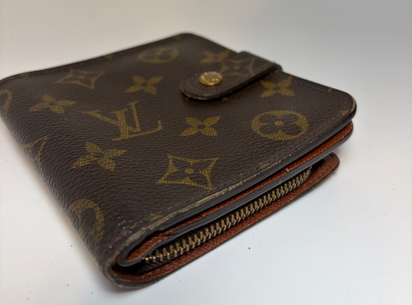 Louis Vuitton Zippy Monogram Compact Wallet, Made in Feb 2000