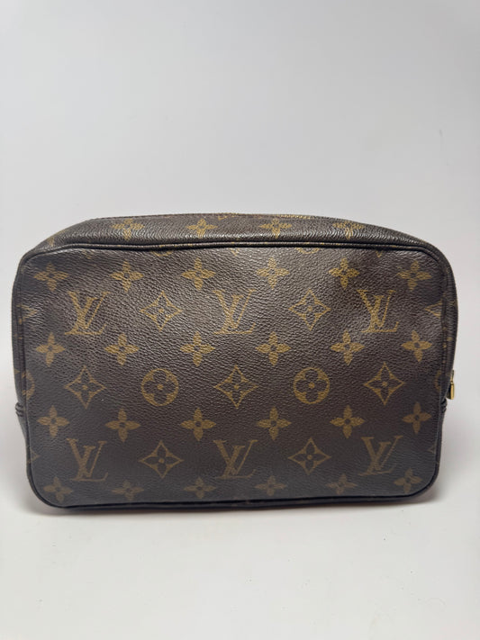 Louis Vuitton Trousse 23 Monogram Toiletry Bag/Cosmetic Case