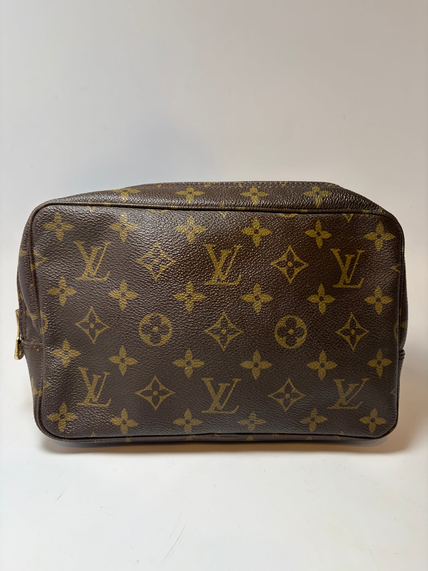 Louis Vuitton Trousse 23 Monogram Clutch/Toiletry Bag Cosmetic Case