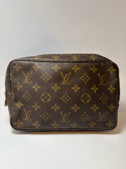 Louis Vuitton Trousse 23 Monogram Clutch/Toiletry Bag Cosmetic Case