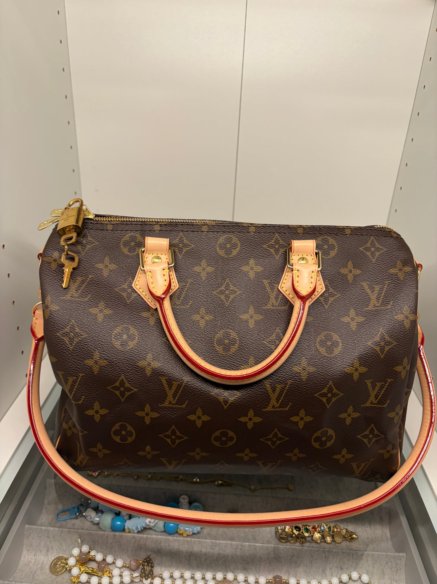 Louis Vuitton Speedy 30 Bandoulière Monogram w/COA Excellent Condition