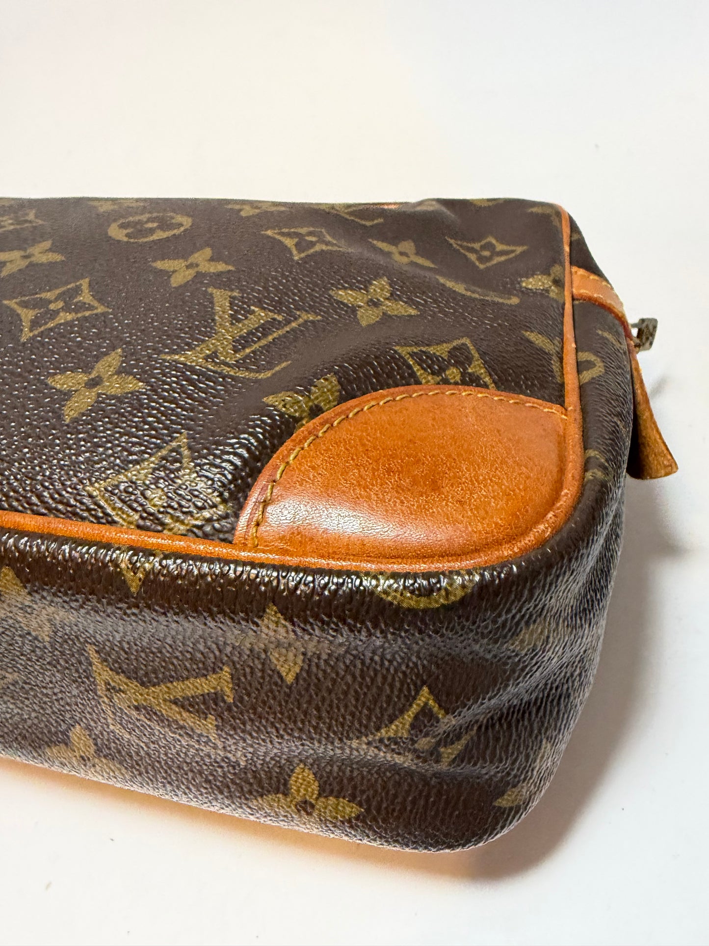 Louis Vuitton Compeigne 28 Monogram Clutch/Pouch
